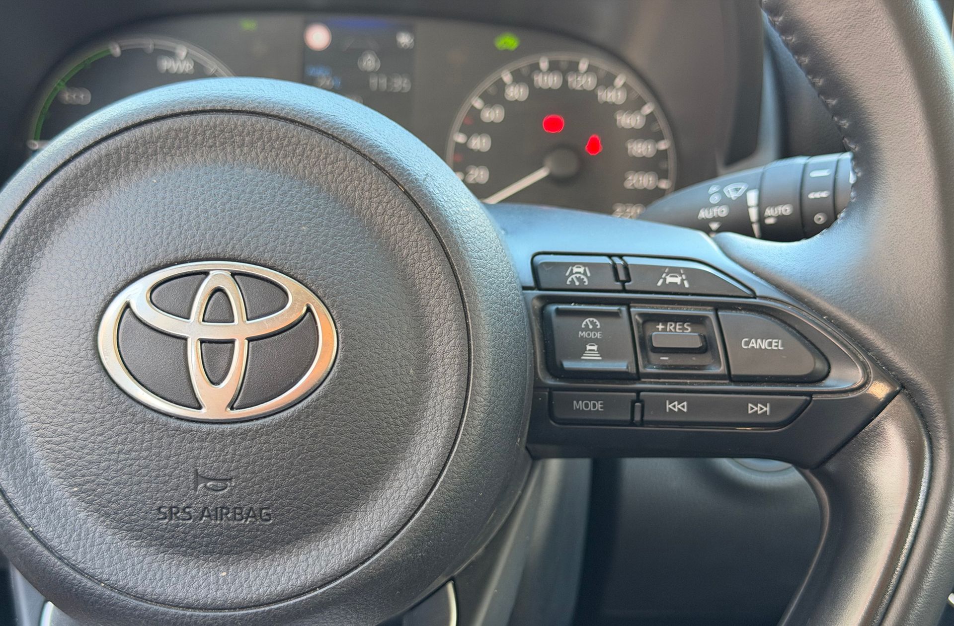 Toyota Yaris 120H Active Plus - foto 23