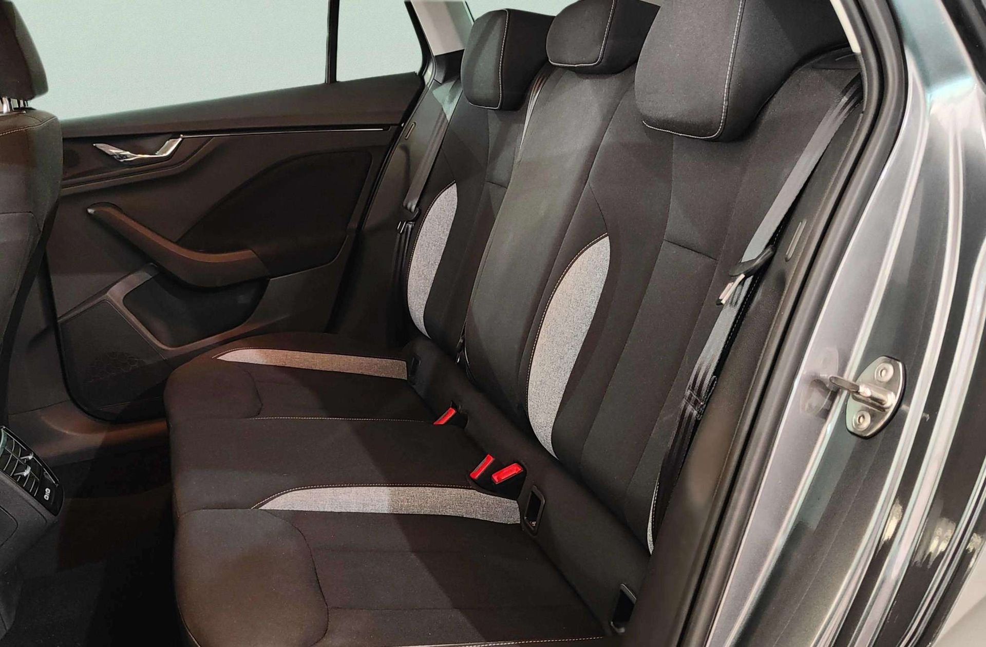Škoda Scala 1.0 TSI Selection DSG - foto 12