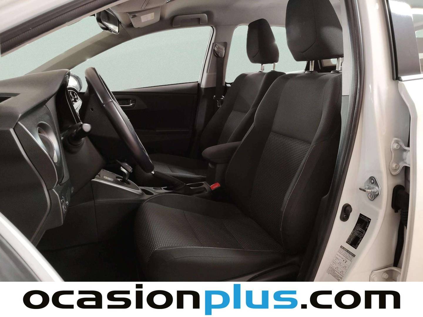 Foto asientos delanteros Toyota Auris Toyota Auris Hybrid Active (136 CV)