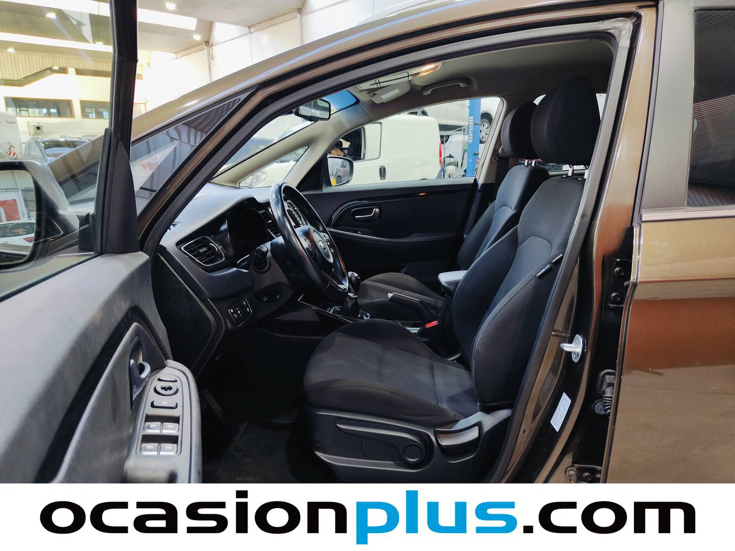 Foto asientos delanteros KIA Carens KIA Carens 1.7 CRDi VGT Eco-Dynam x-Tech (115 CV) 7 PLAZAS