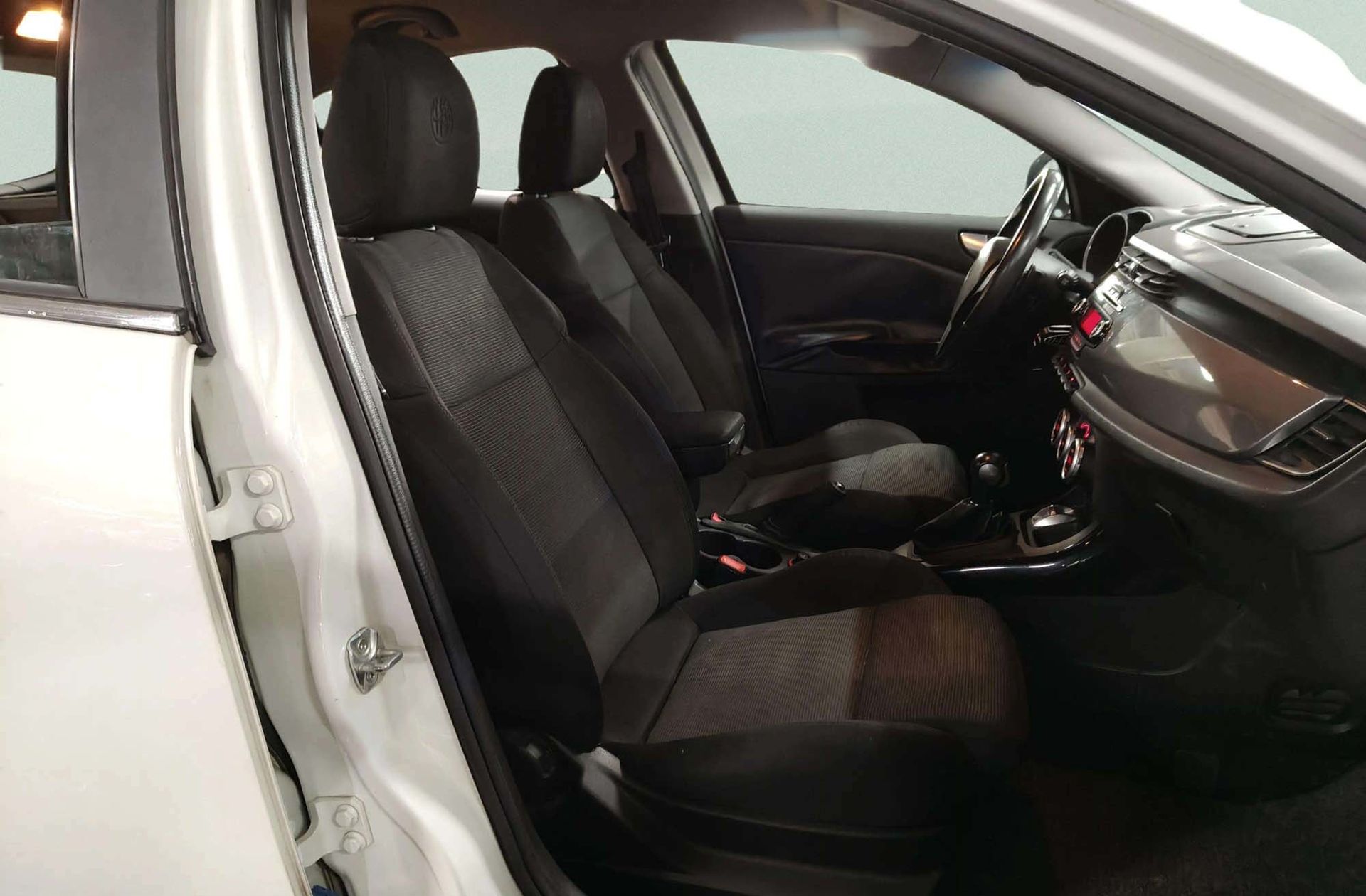 Alfa Romeo Giulietta 2.0 JTDm Distinctive TCT - foto 14