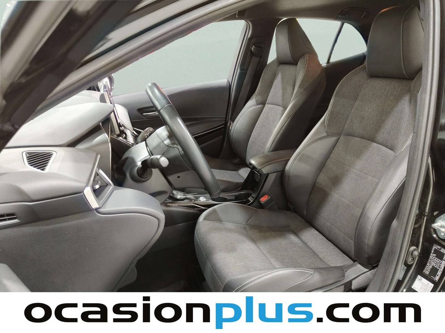 Foto asientos delanteros Toyota Corolla Toyota Corolla 140H Style Edition (140 CV)