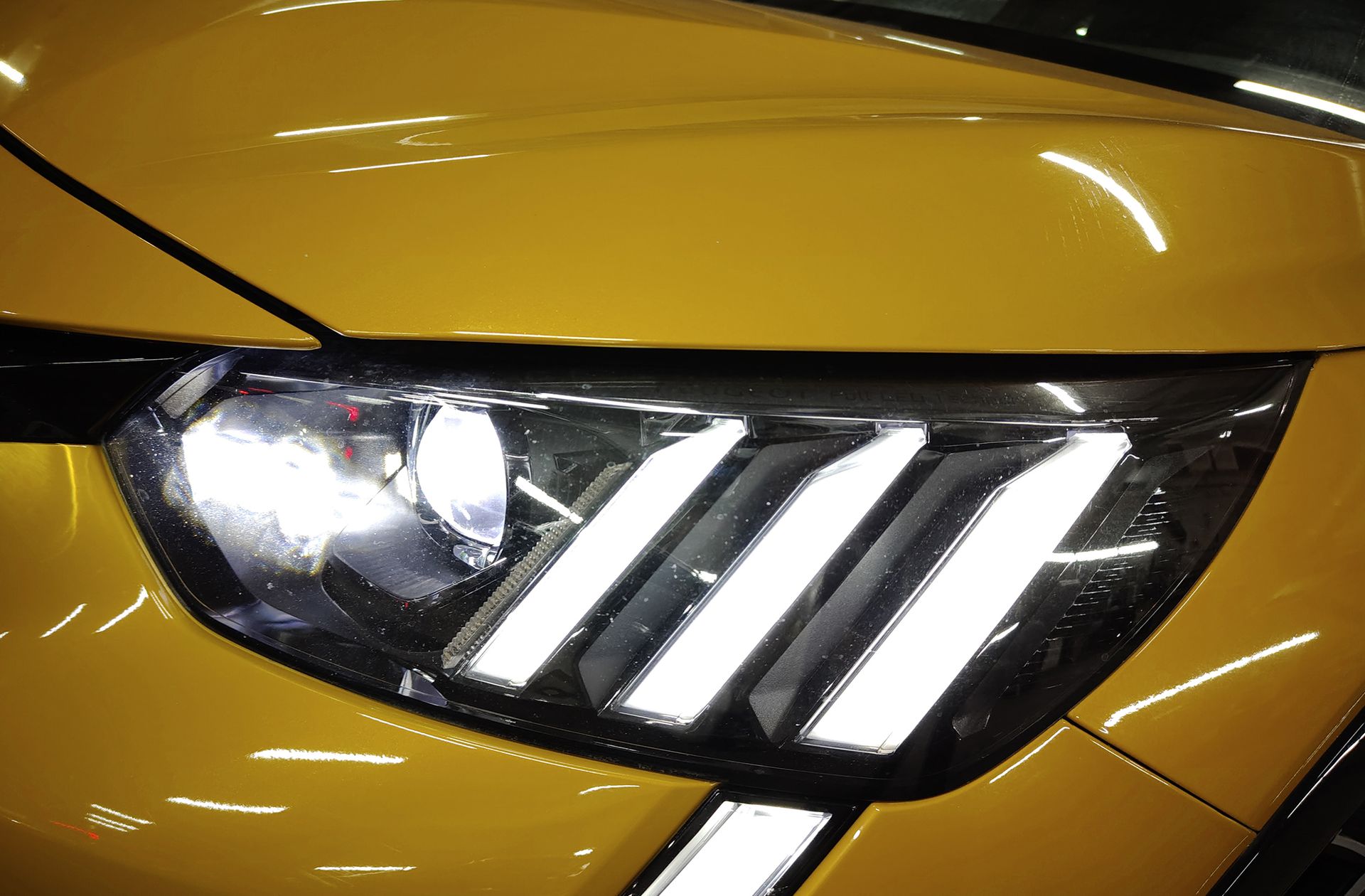 Peugeot 208 PureTech 130 GT Line EAT8 - foto 16