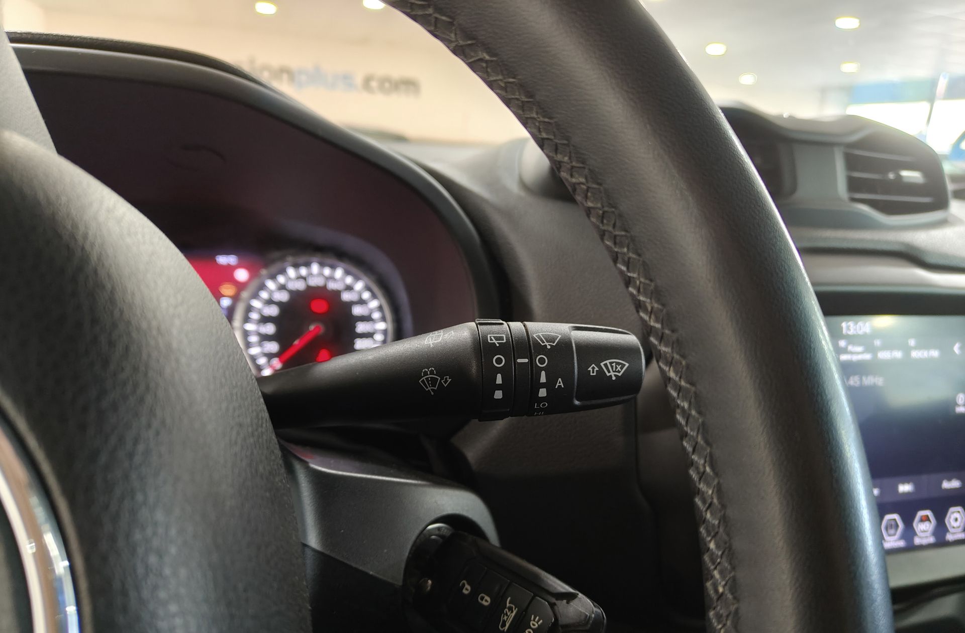 Jeep Renegade eHybrid 1.5 Limited ATX - foto 23