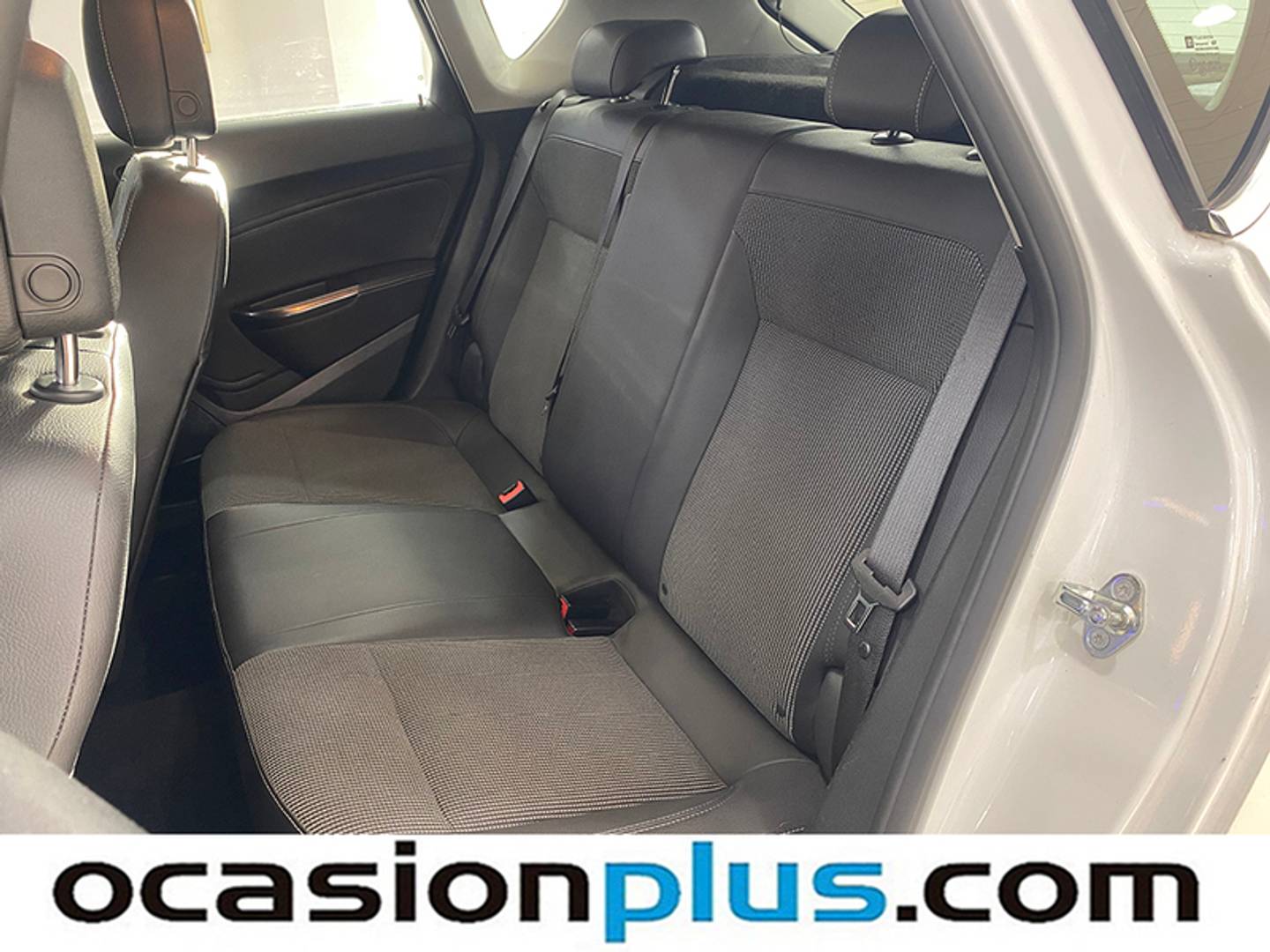 Foto asientos traseros Opel Astra Opel Astra 1.4 Turbo Enjoy (140 CV)