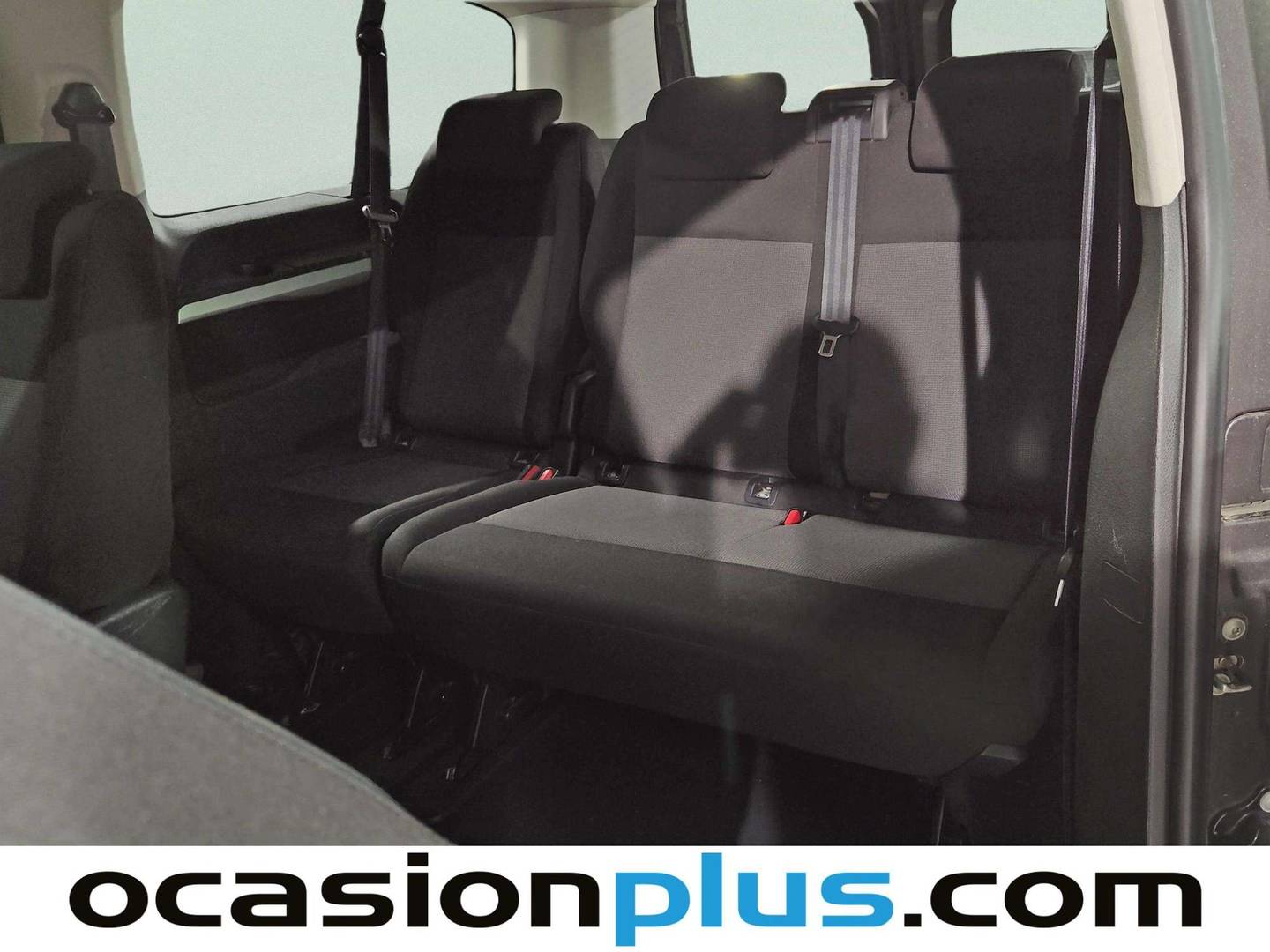 Extras y acabados del Toyota Proace Verso Toyota Proace Verso 1.5D Shuttle VX L2 (120 CV) 9 Plazas