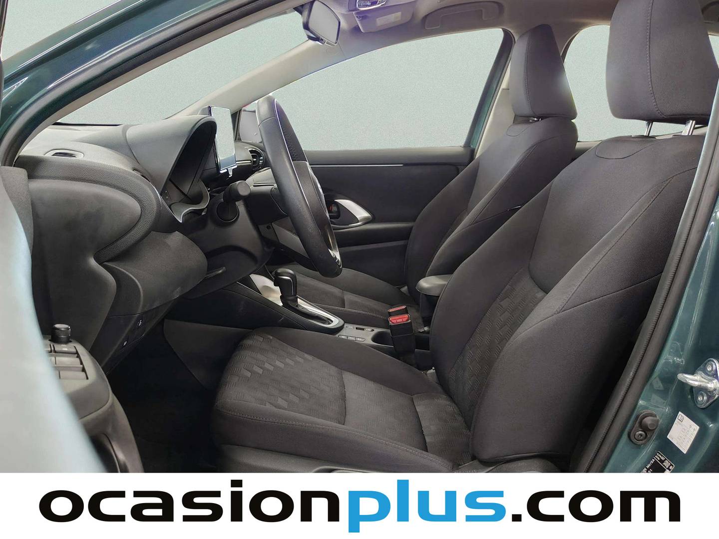 Foto asientos delanteros Toyota Yaris Toyota Yaris 120H Active Plus (116 CV)