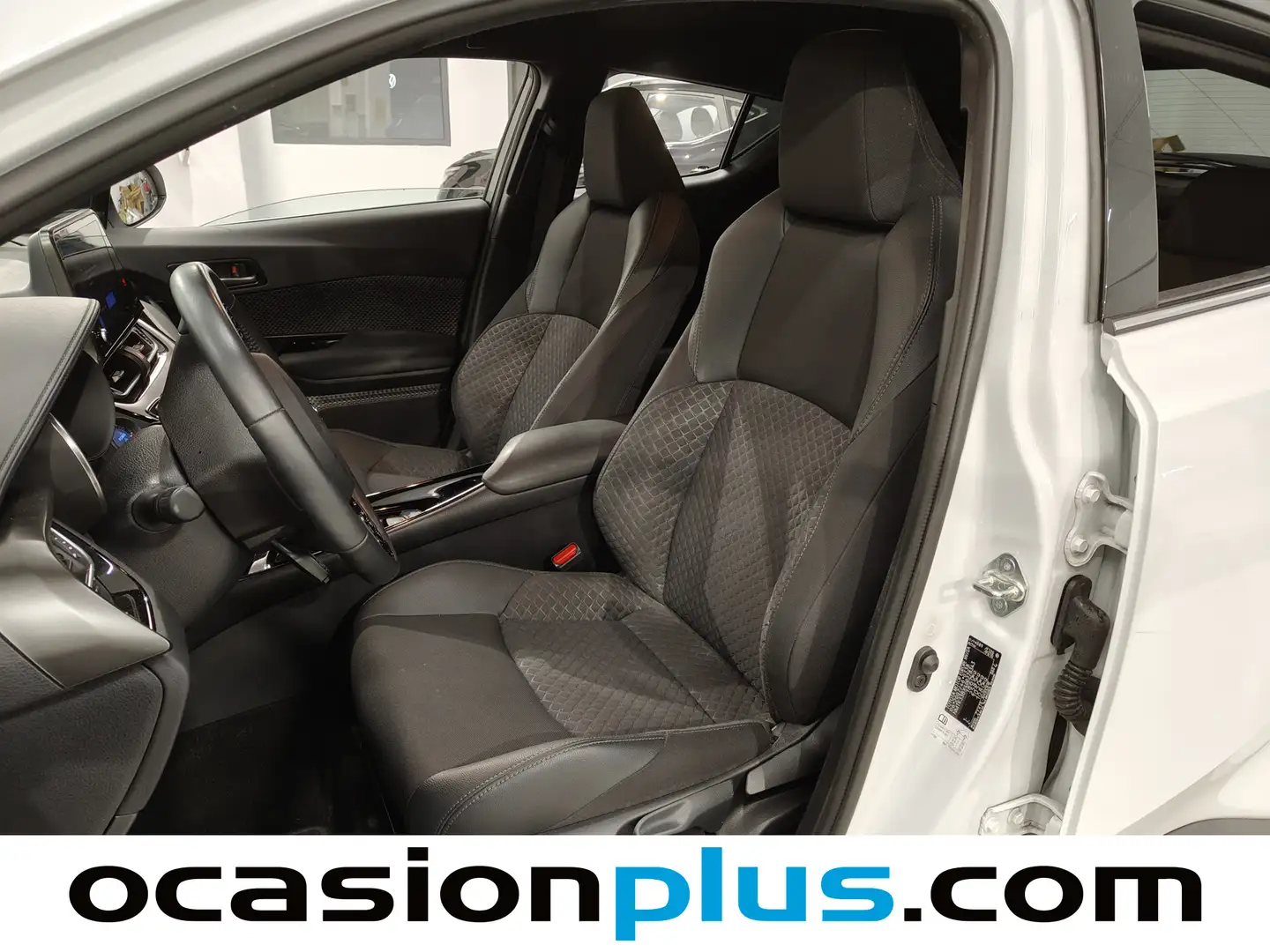 Foto Toyota C-HR Toyota C-HR 1.8 125H Advance (122 CV)