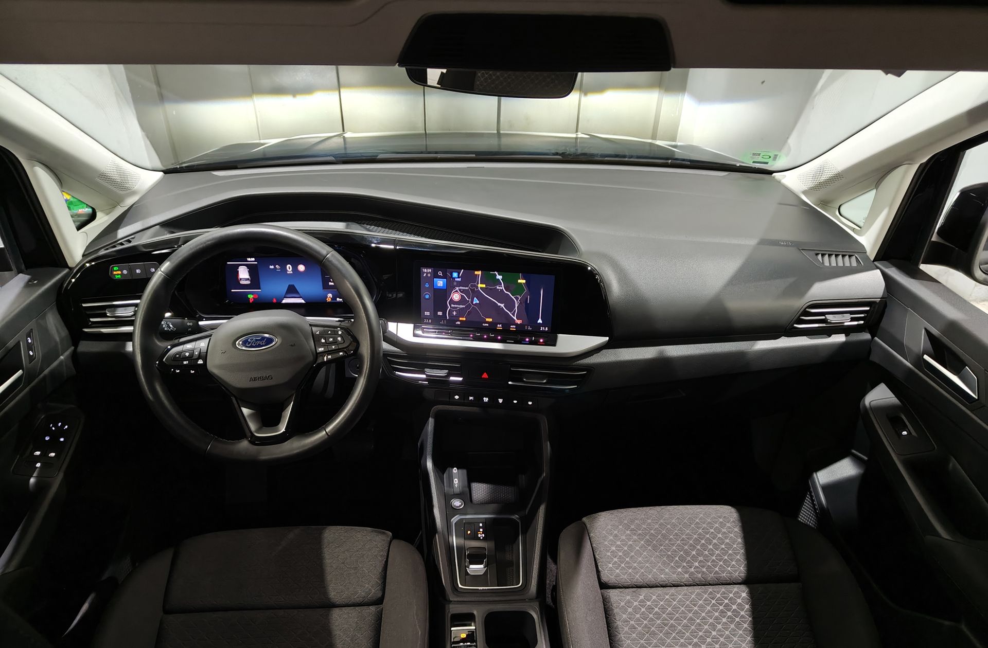 Ford Grand Tourneo Connect 2.0 EcoBlue Titanium - foto 11