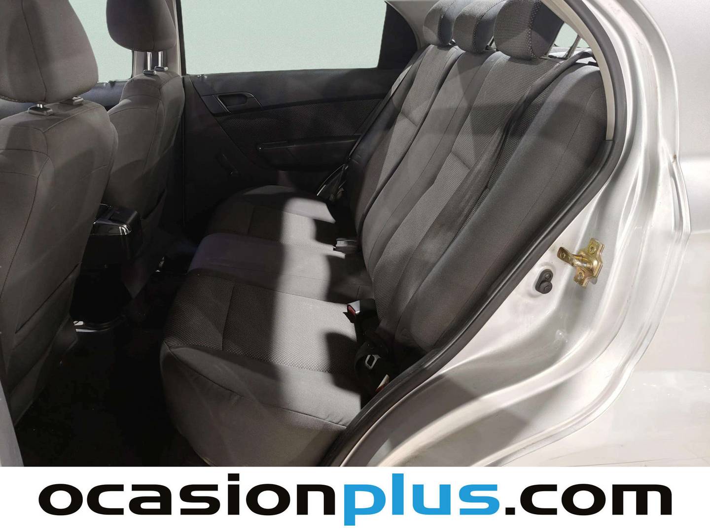 Foto asientos traseros Chevrolet Aveo Chevrolet Aveo 1.4 16v LS (94 CV)
