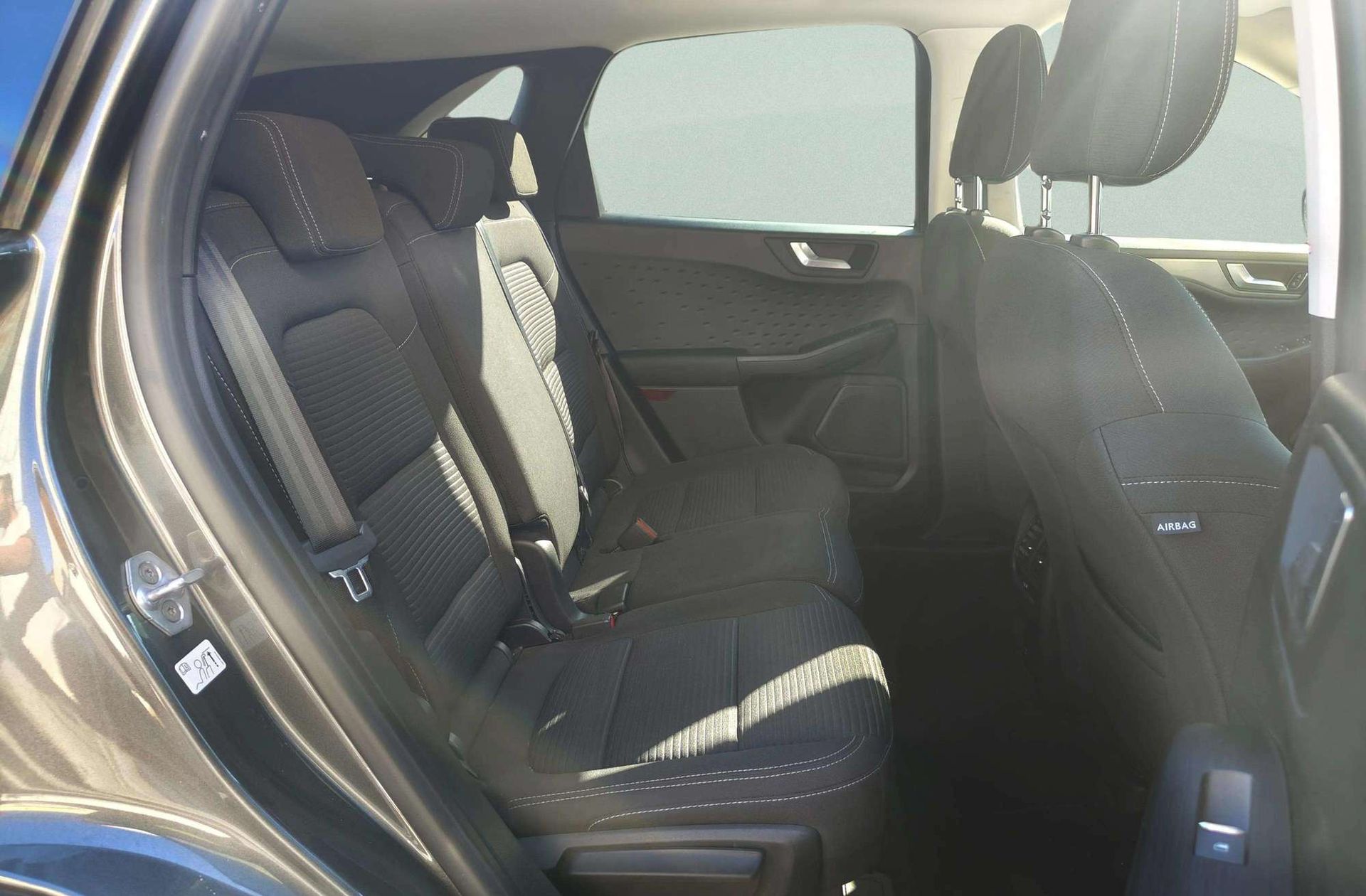 Ford Kuga 2.0 EcoBlue MHEV Titanium - foto 17