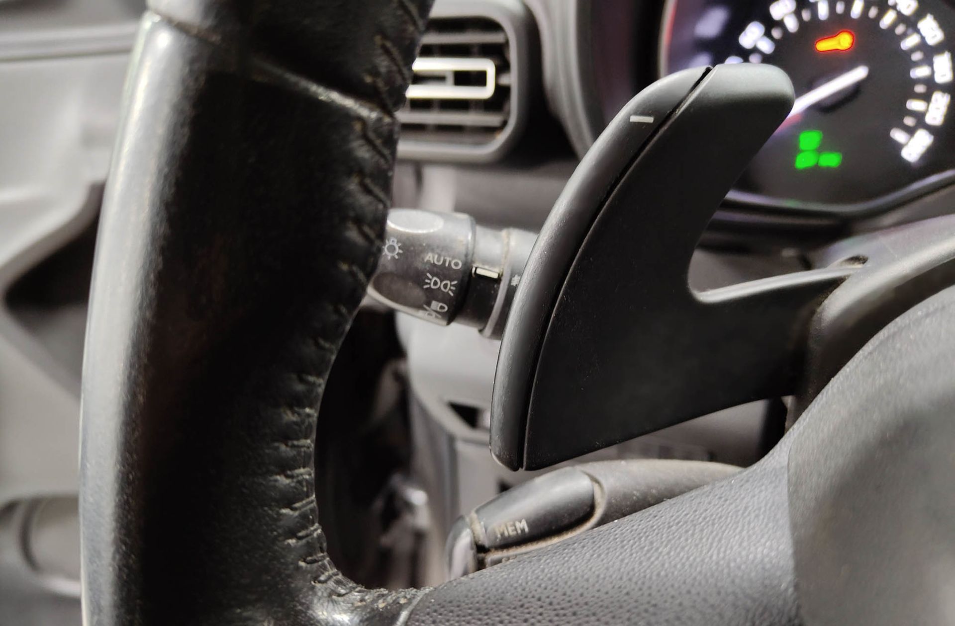Citroën Berlingo BlueHDi 130 Talla XL Shine EAT8 7 plazas - foto 27