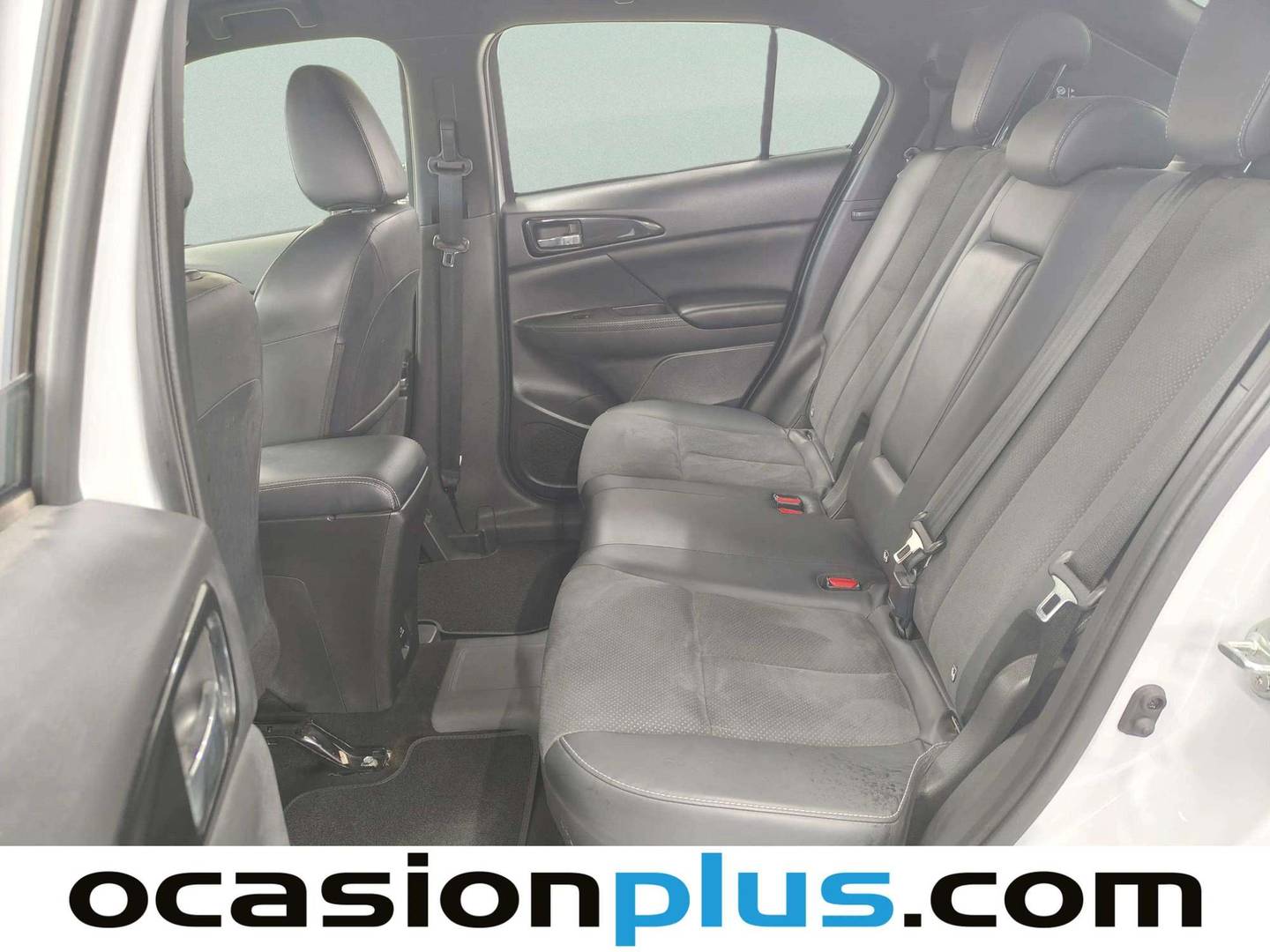 Foto asientos traseros Mitsubishi Eclipse Cross Mitsubishi Eclipse Cross 2.4 PHEV Kaiteki 4WD Auto (188 CV)