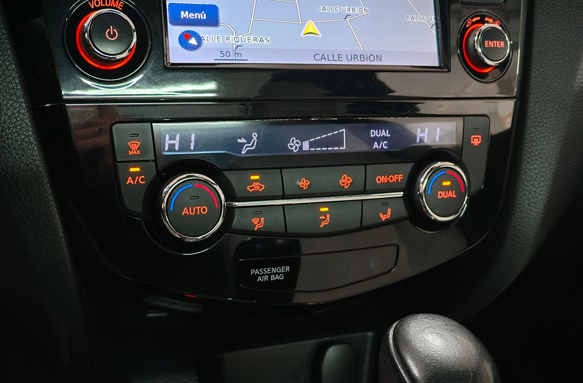 Nissan Qashqai DIG-T 115 Tekna 4x2 Xtronic - foto 32