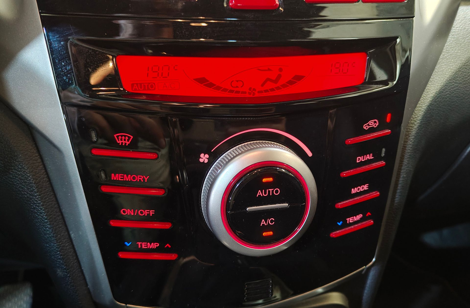 SsangYong Tivoli D16T Premium 4x4 - foto 26