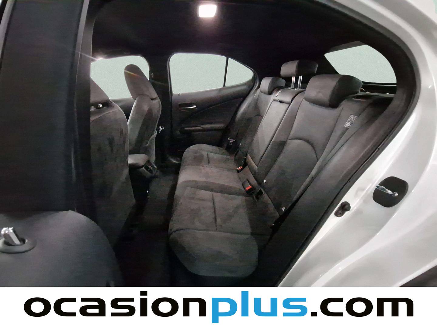 Foto asientos traseros Lexus UX Lexus UX 250h Business 2WD (184 CV)