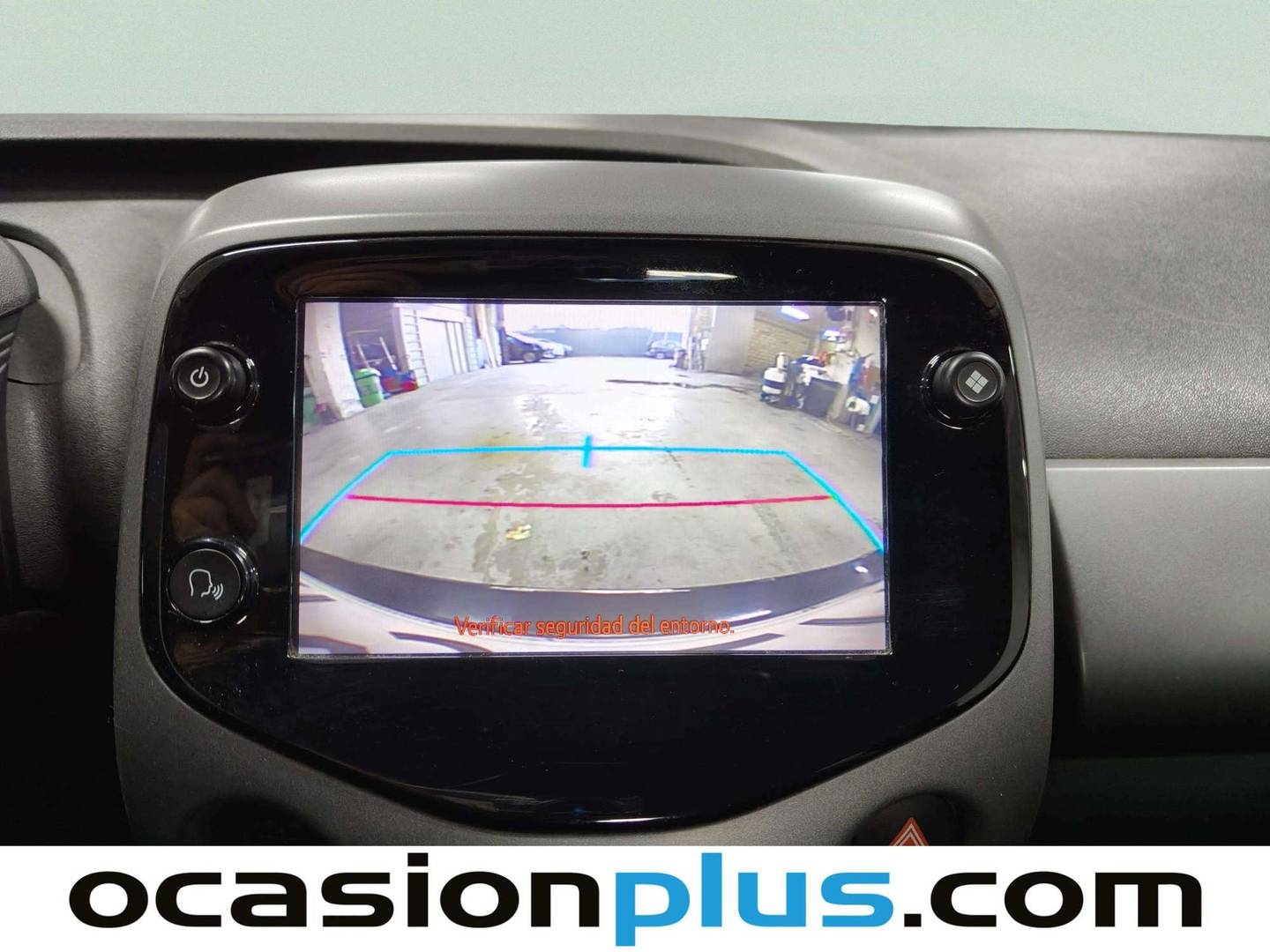 Equipamiento del Toyota Aygo Toyota Aygo 1.0 70 x-play (72 CV)