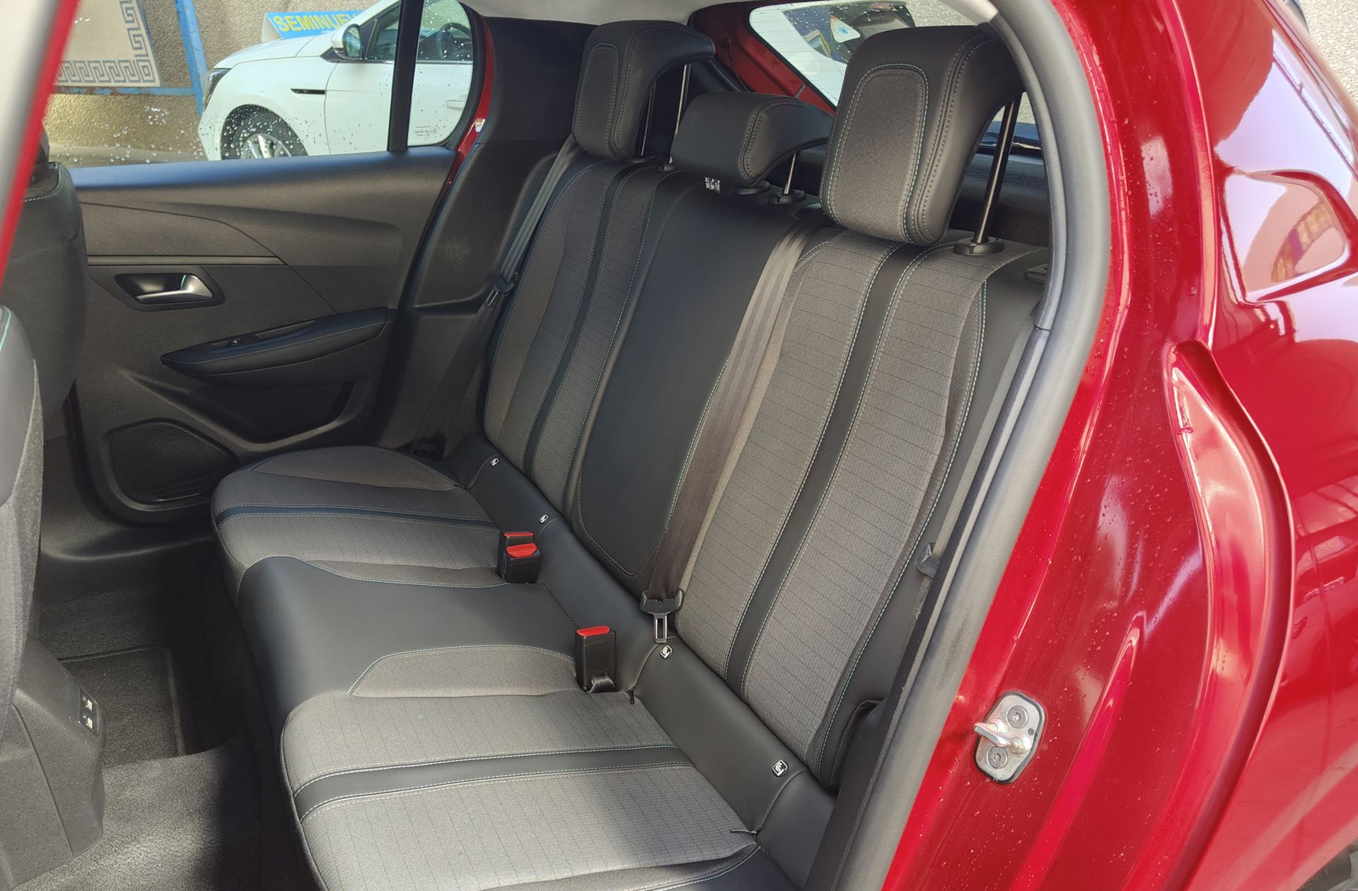 Peugeot 208 PureTech 100 Allure - foto 11