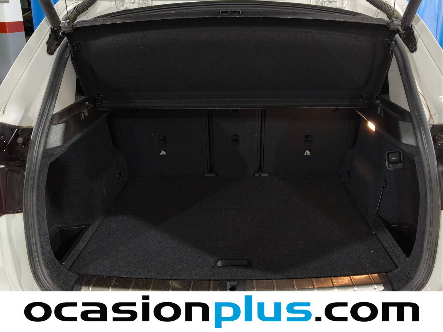 Fotos maletero BMW X1 BMW X1 sDrive18i (140 CV)