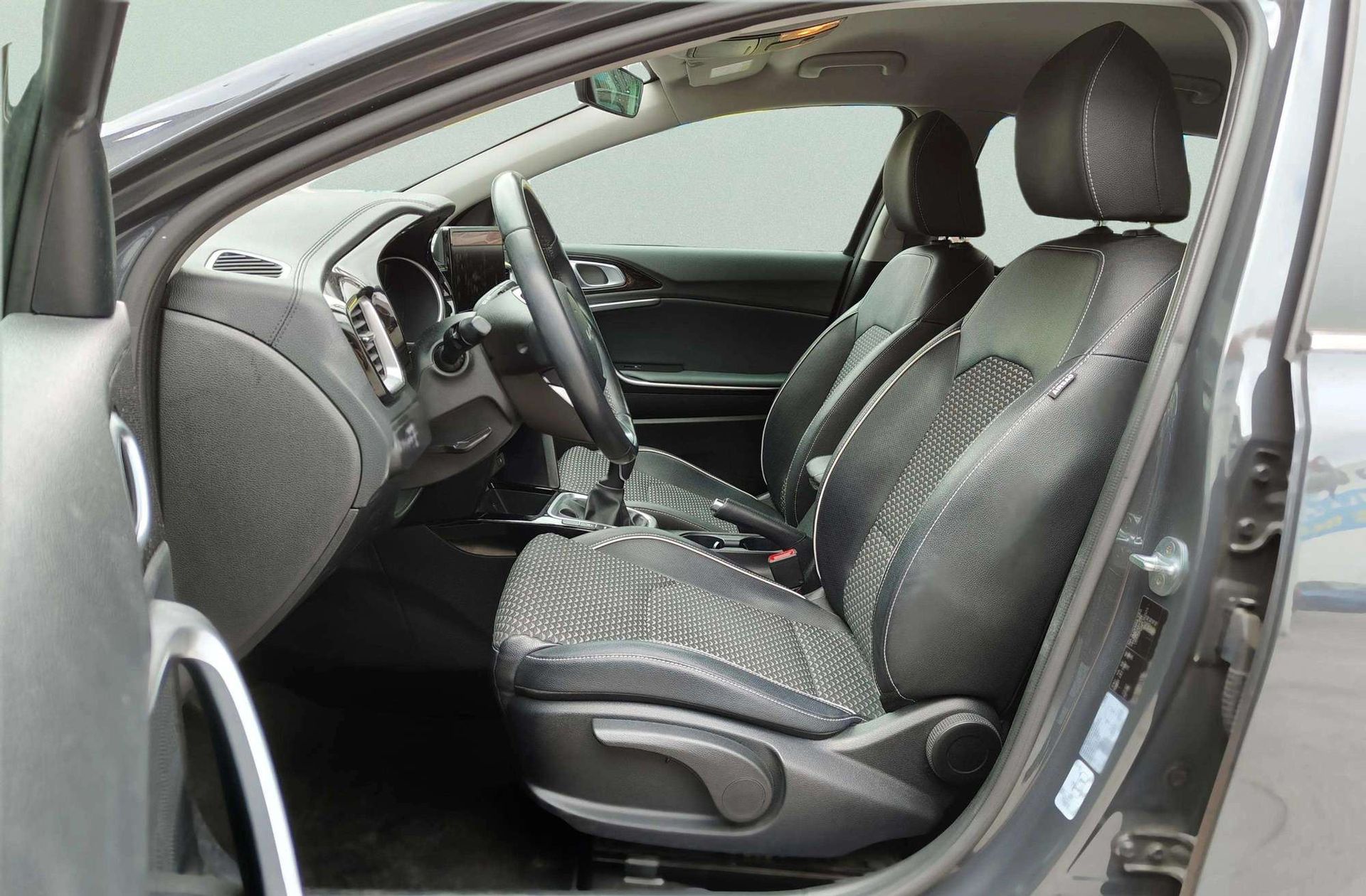 Kia Ceed 1.0 T-GDi Tech - foto 13