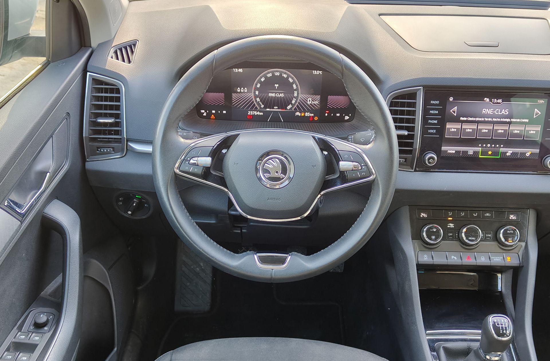 Škoda Karoq 2.0 TDI Selection - foto 22