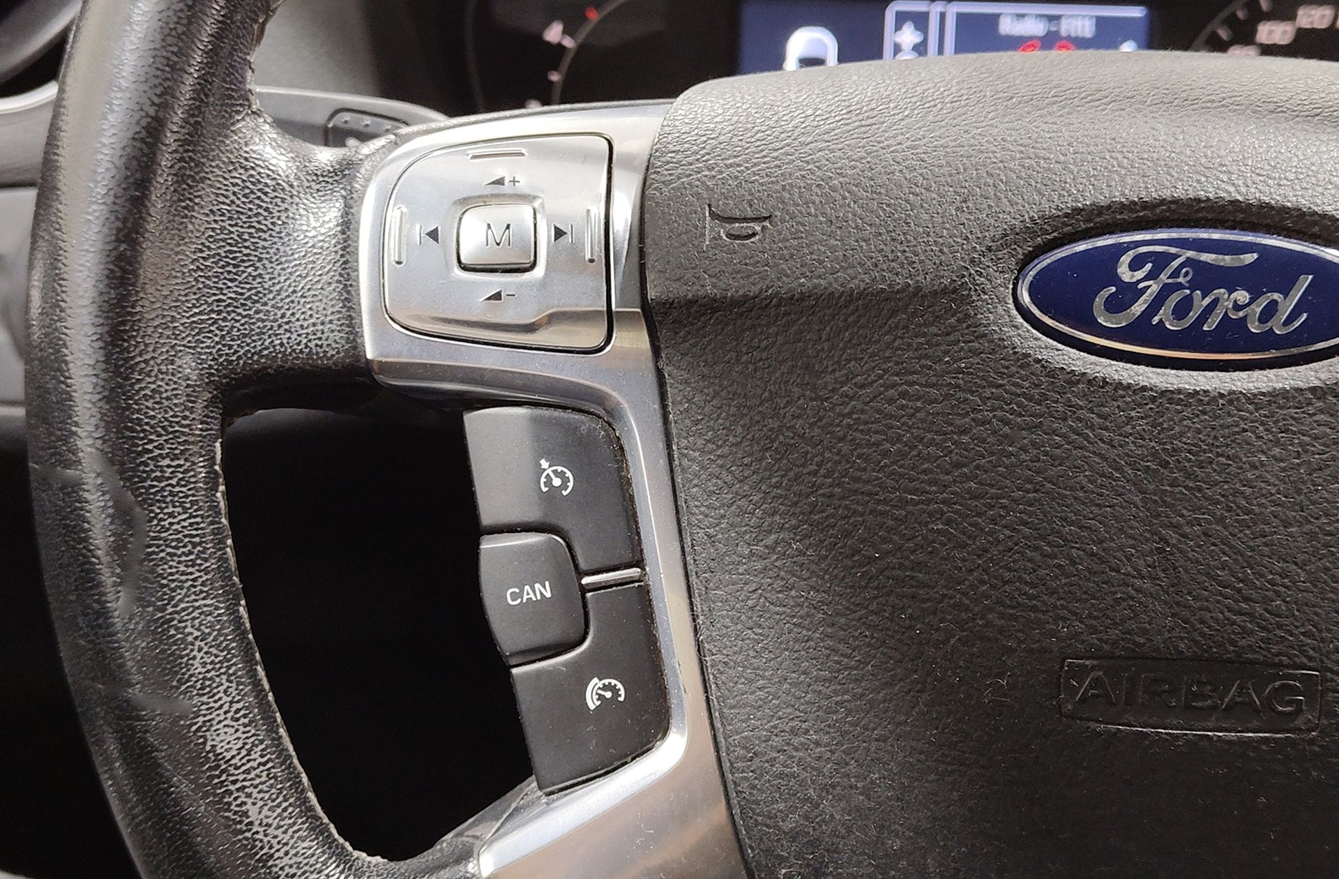 Ford Mondeo 2.0 TDCi Limited Edition - foto 23