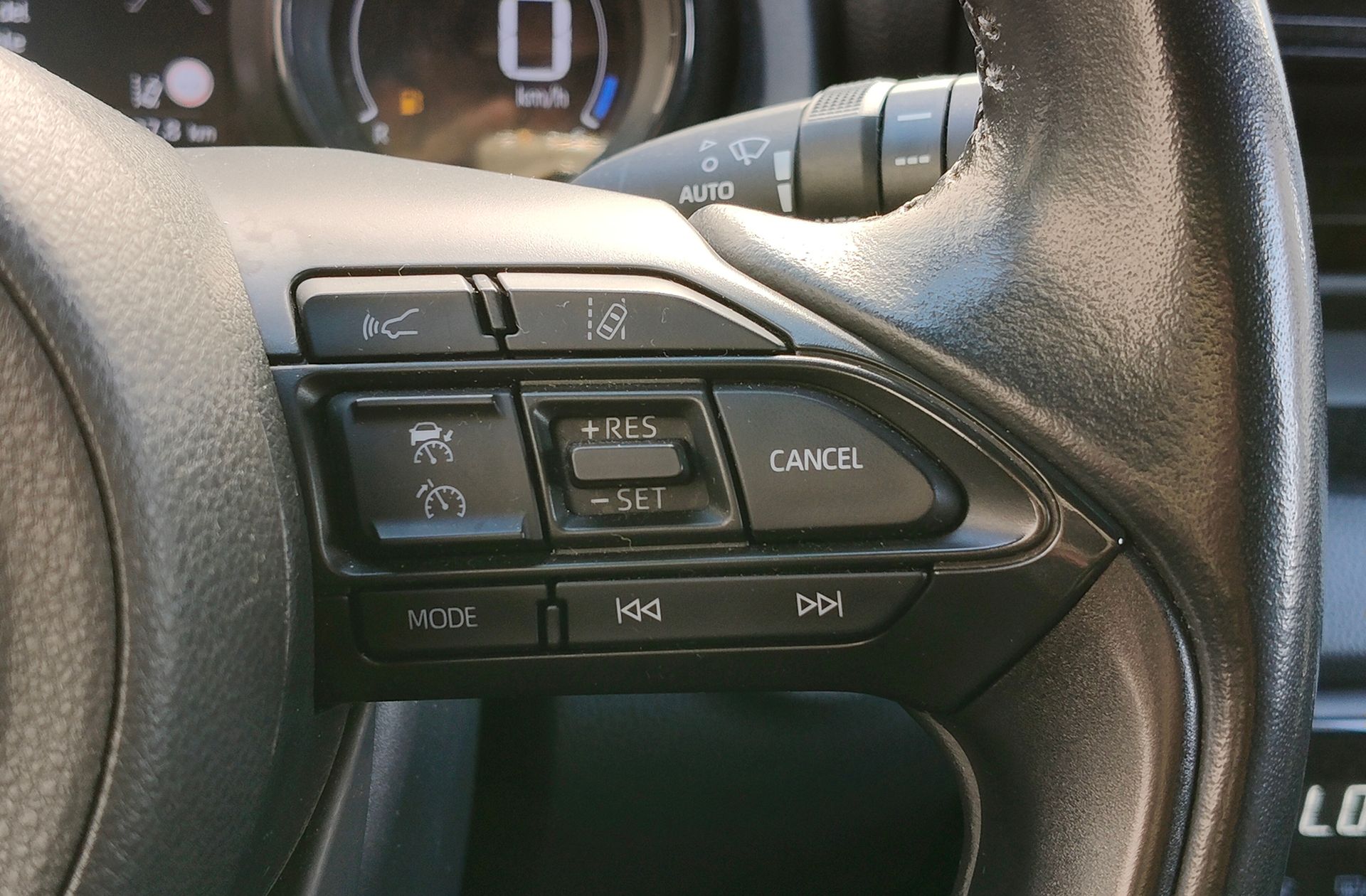 Toyota Yaris 120H Style - foto 24