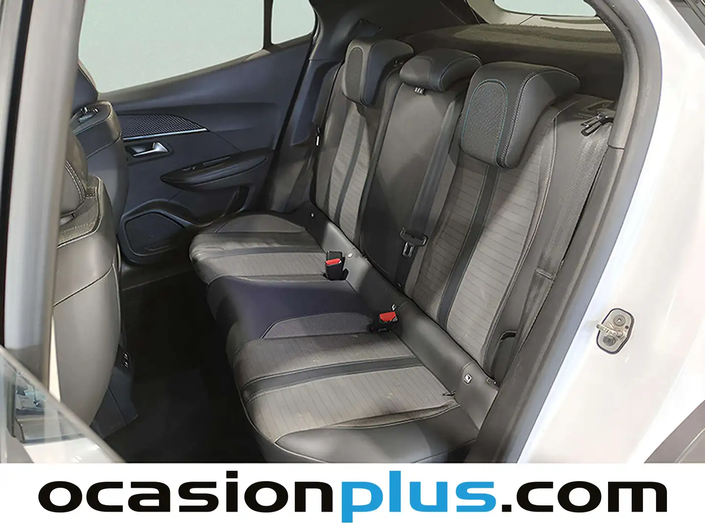 Foto Peugeot 2008 Peugeot 2008 BlueHDi 110 Allure (110 CV)