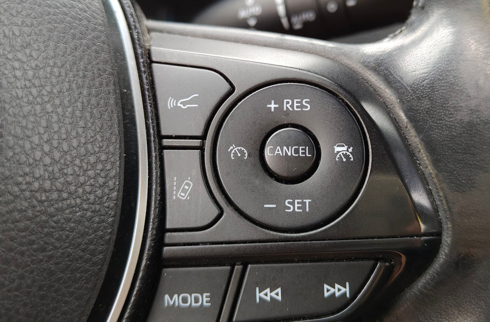 Toyota RAV4 2.5l hybrid Advance 4WD - foto 25