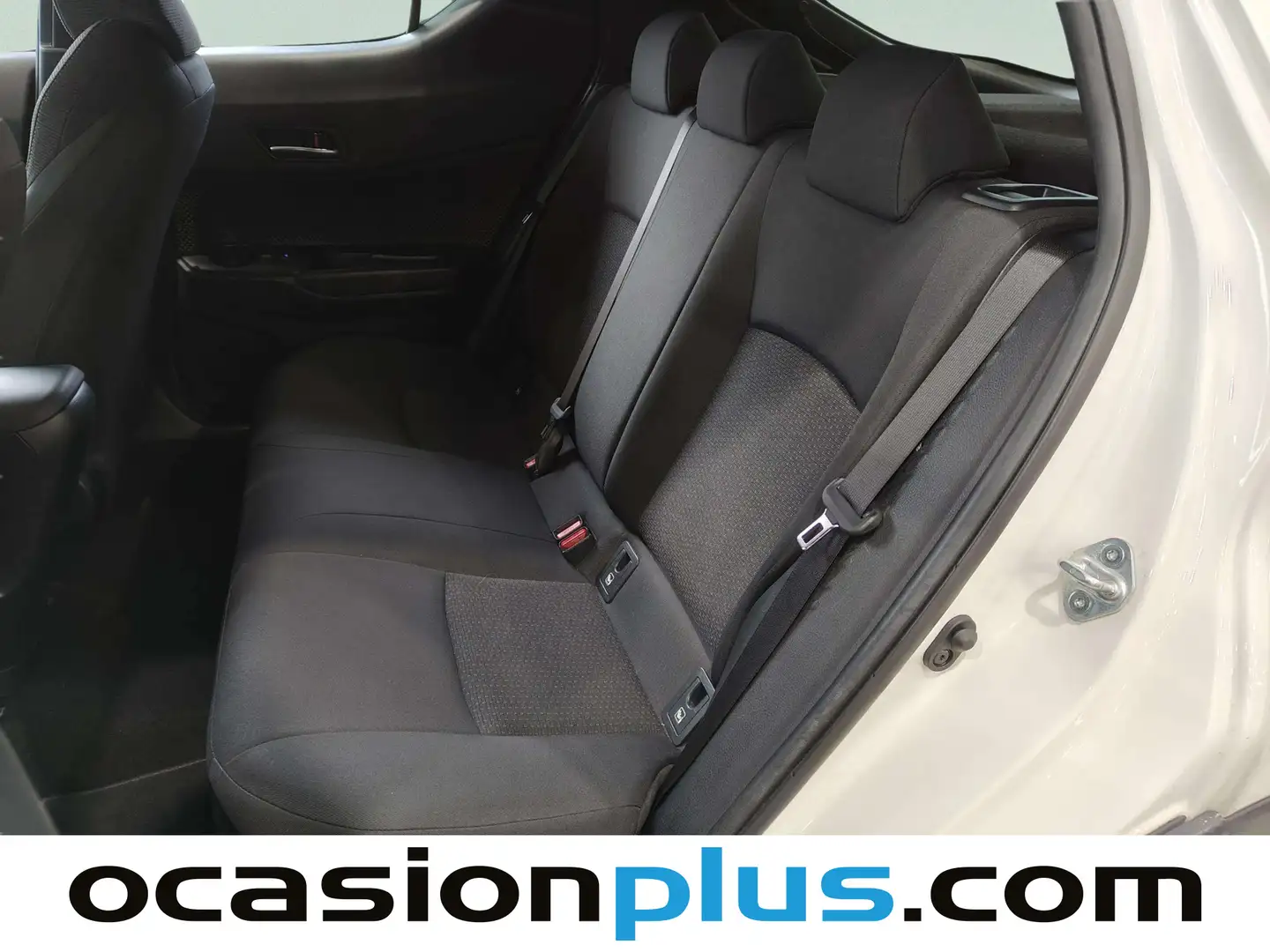 Foto Toyota C-HR Toyota C-HR 1.8 125H Advance (122 CV)