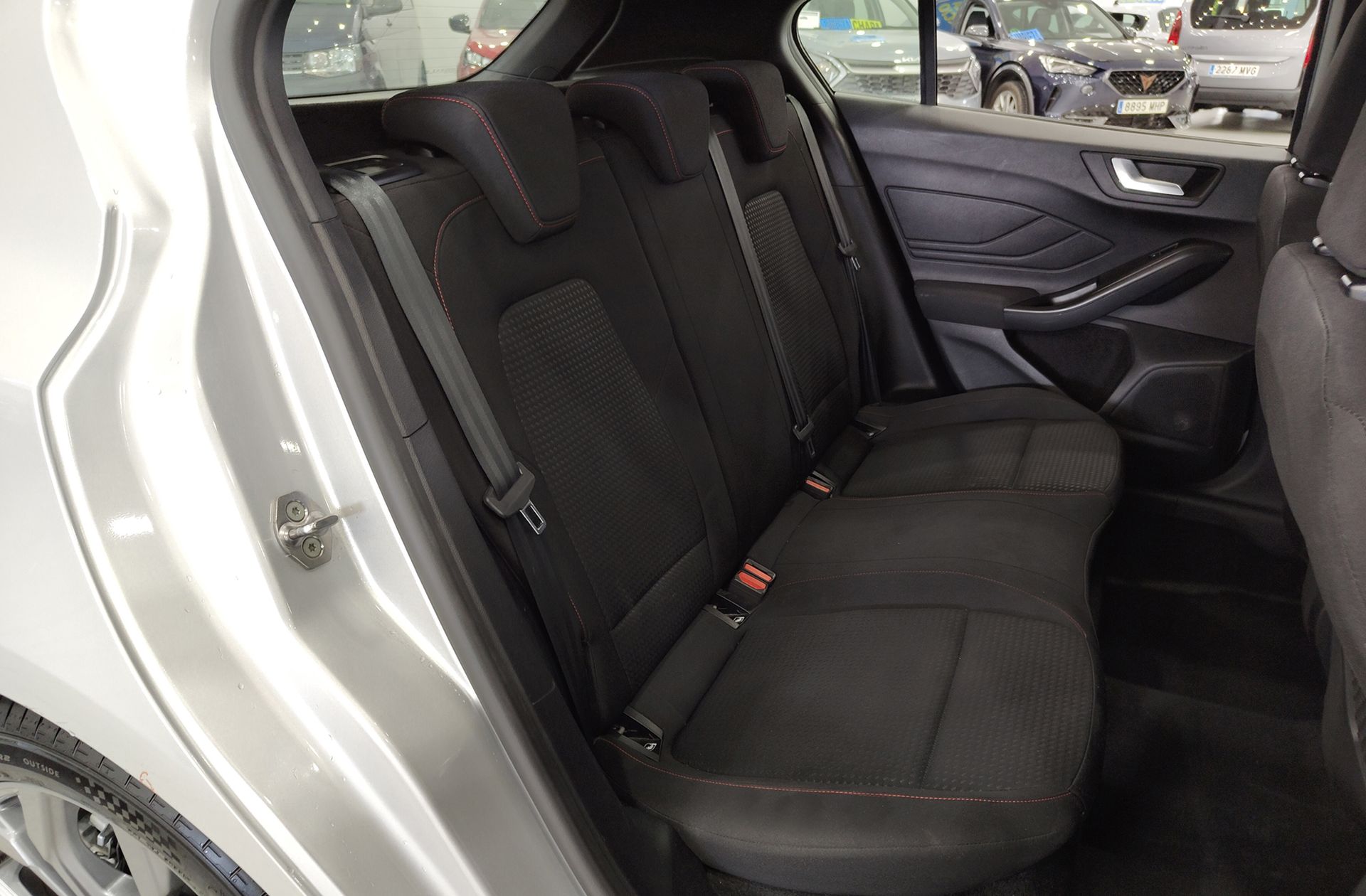 Ford Focus 1.0 EcoBoost MHEV ST-Line - foto 19