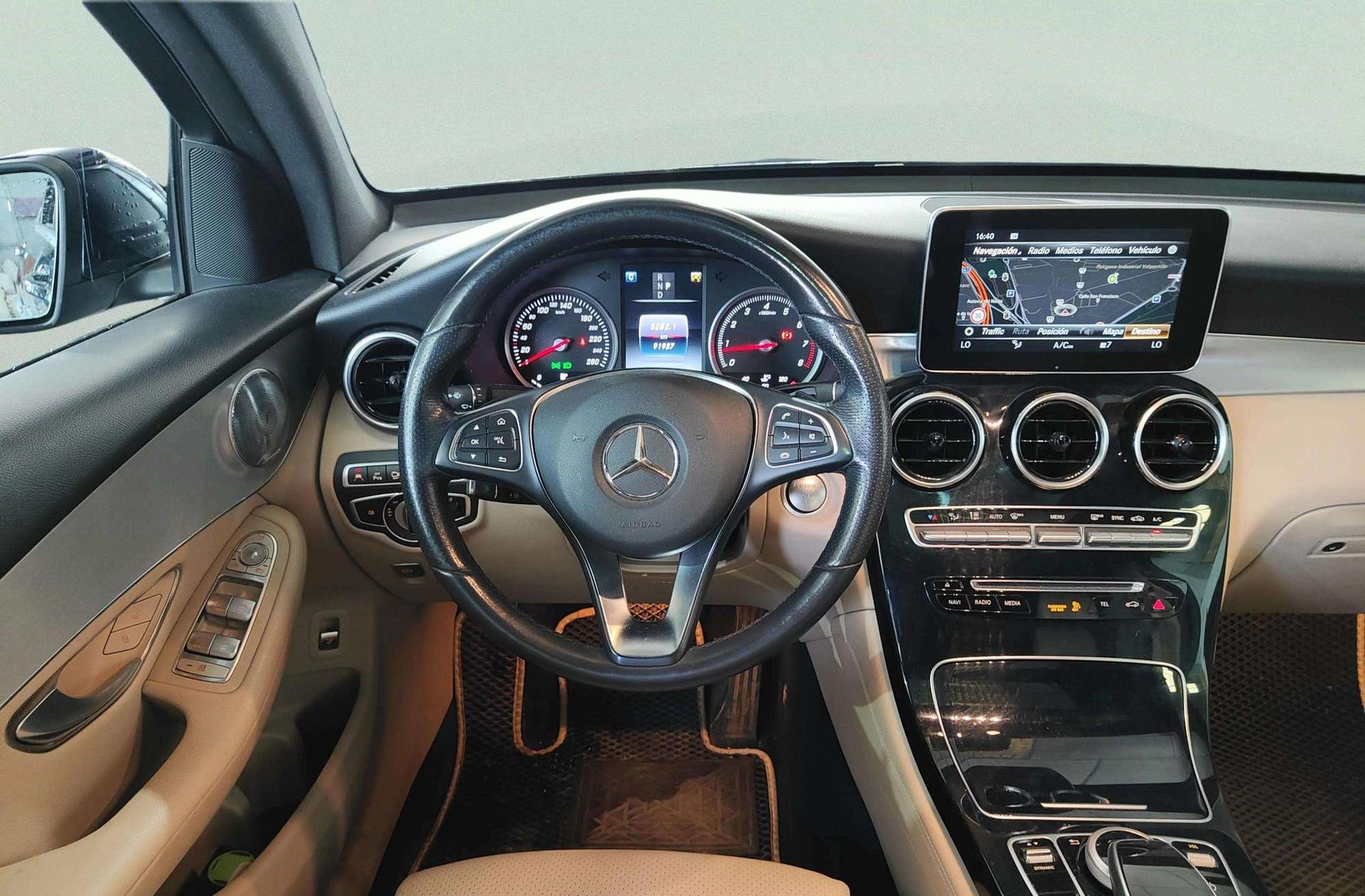 Mercedes-Benz GLC 250 4Matic Pack AMG - foto 26