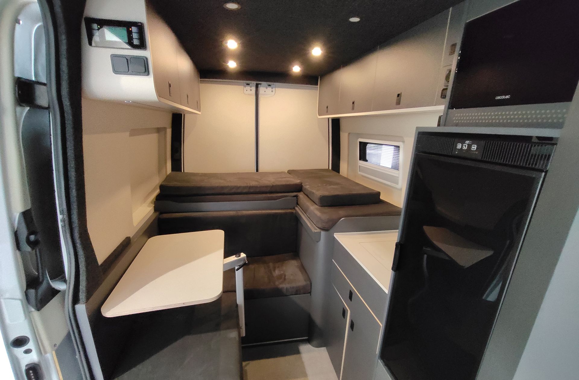 Mercedes-Benz Sprinter Furgon 211 CDI Medio 3.0T T. Alto TD Camperizada 3 plazas - foto 19
