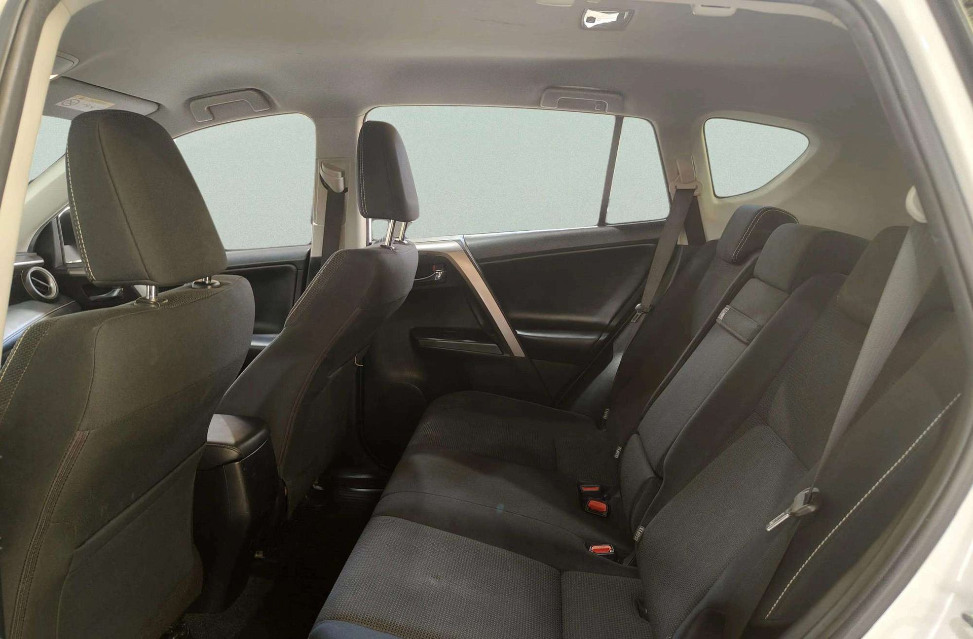 Toyota RAV4 2.5l hybrid Advance 2WD - foto 11