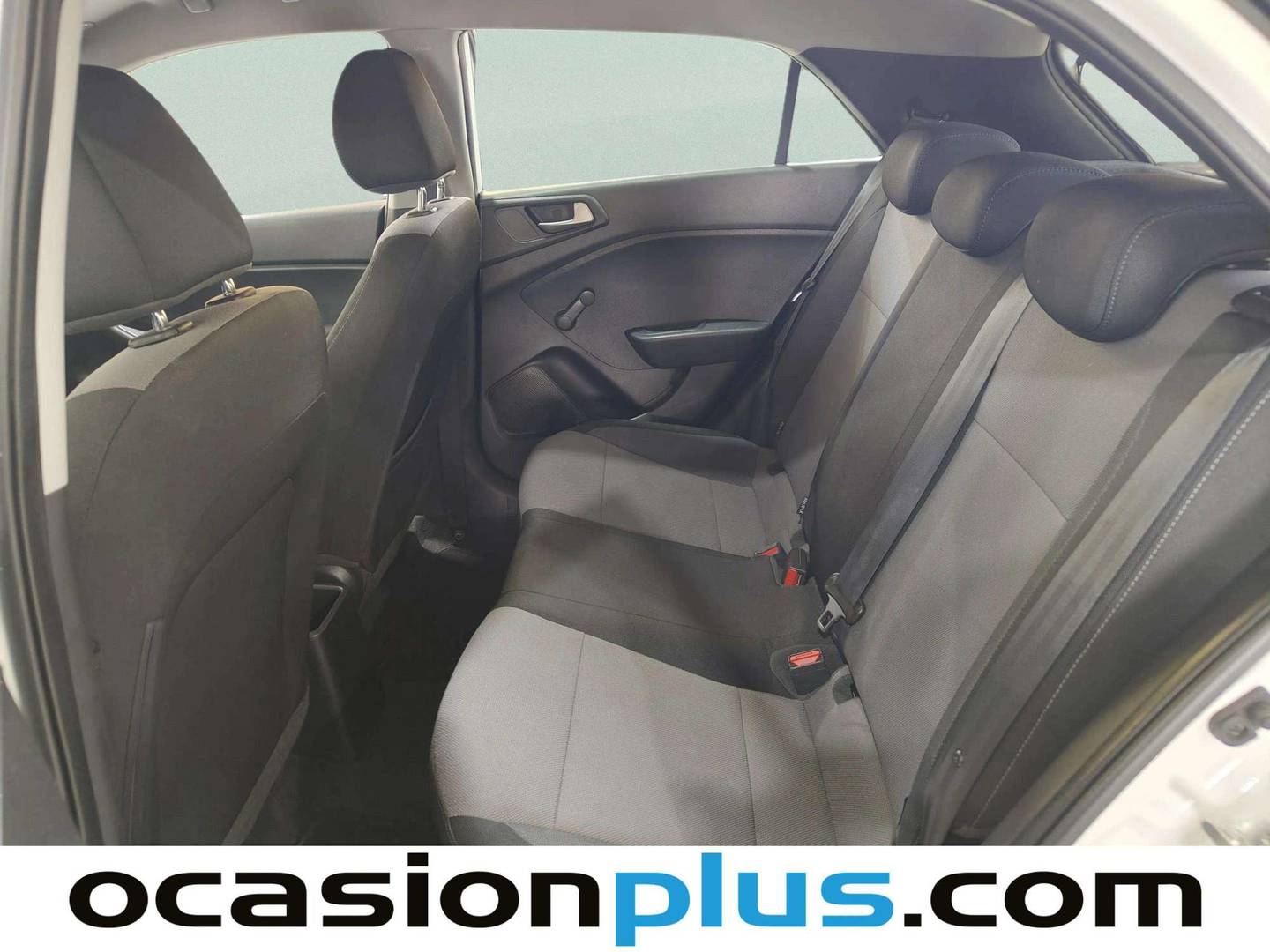 Foto asientos traseros Hyundai i20 Hyundai i20 1.2 MPI Essence LE (75 CV)