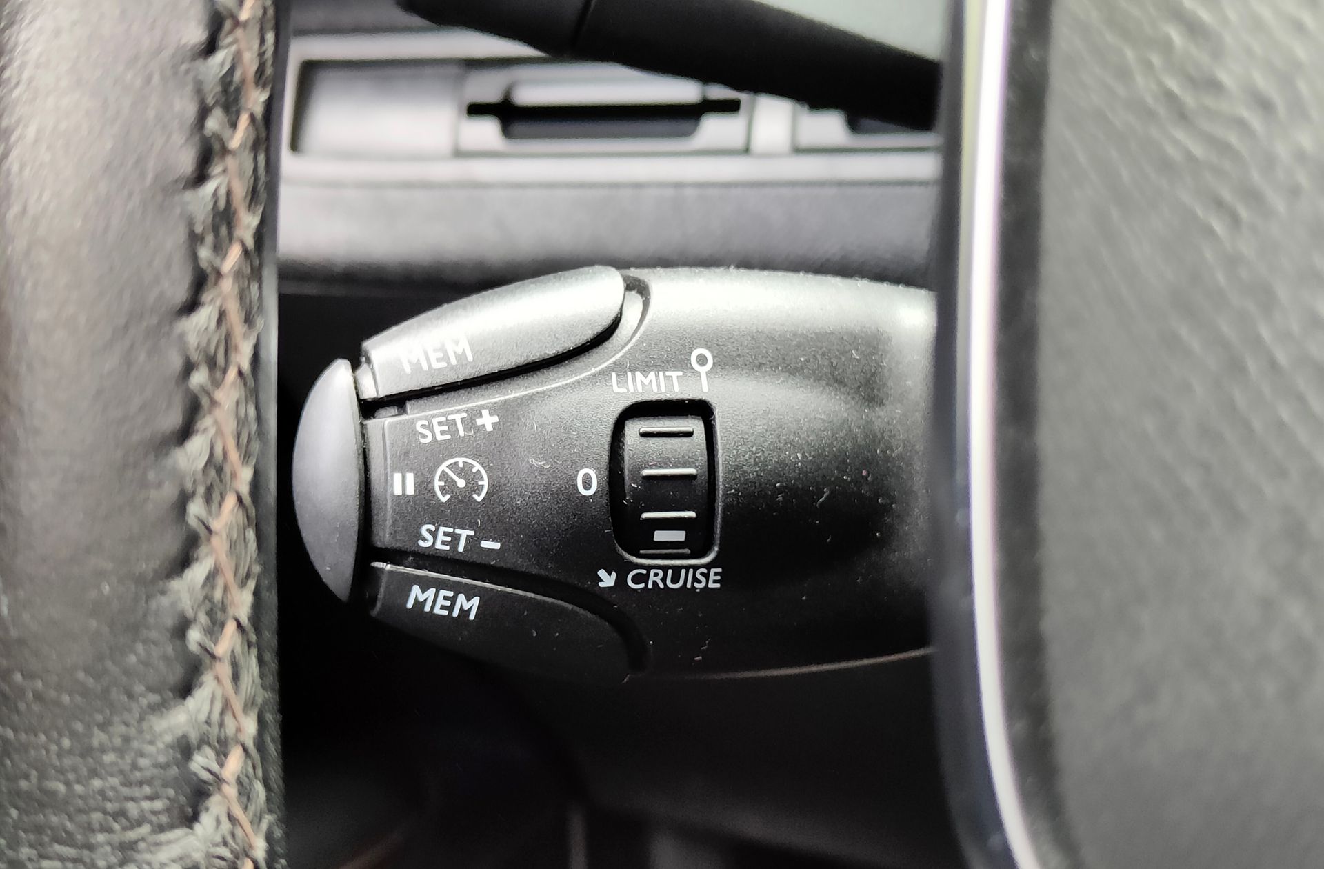Peugeot 3008 BlueHDi 150 GT Line - foto 31