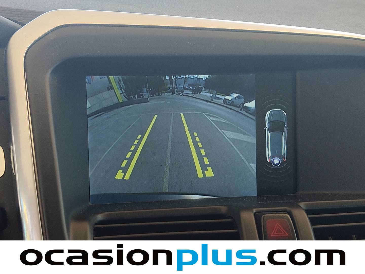 Equipamiento del Volvo XC60 Volvo XC60 D4 Momentum Auto (181 CV)