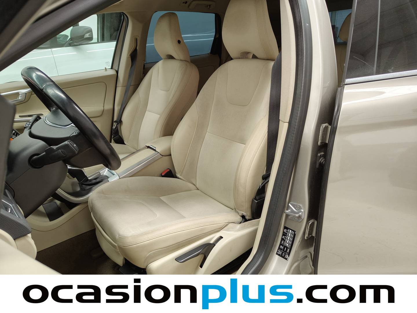 Volvo XC60 Volvo XC60 D3 Momentum Auto (136 CV al mejor precio