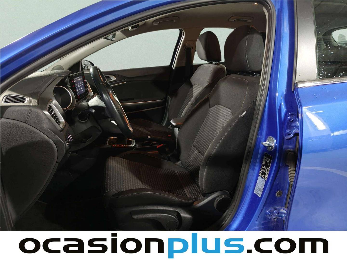 Foto asientos delanteros KIA Ceed KIA Ceed 1.6 MHEV iMT Drive (136 CV)