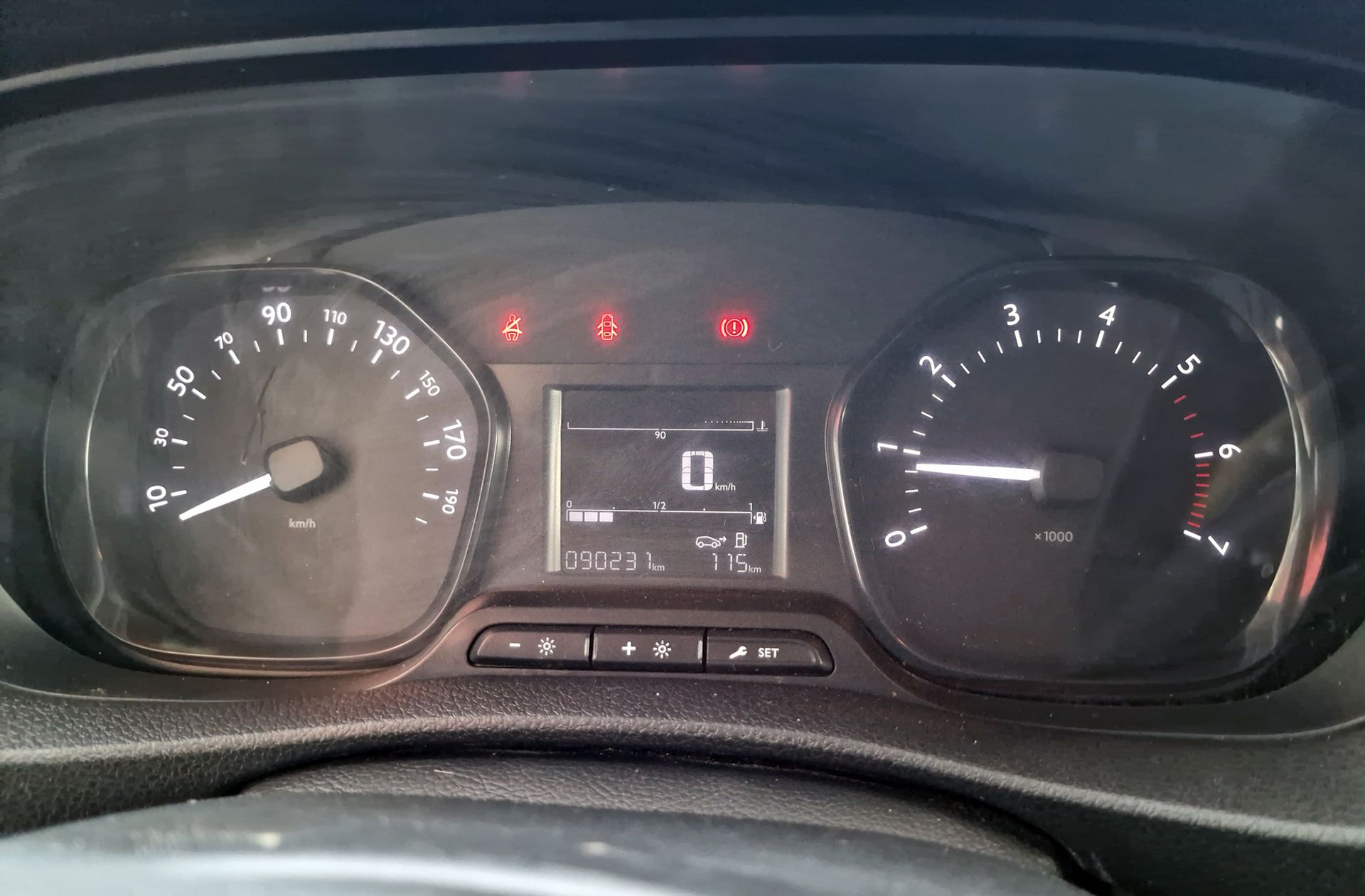 Peugeot Expert Furgon BlueHDi 120 Pro Standard - foto 16