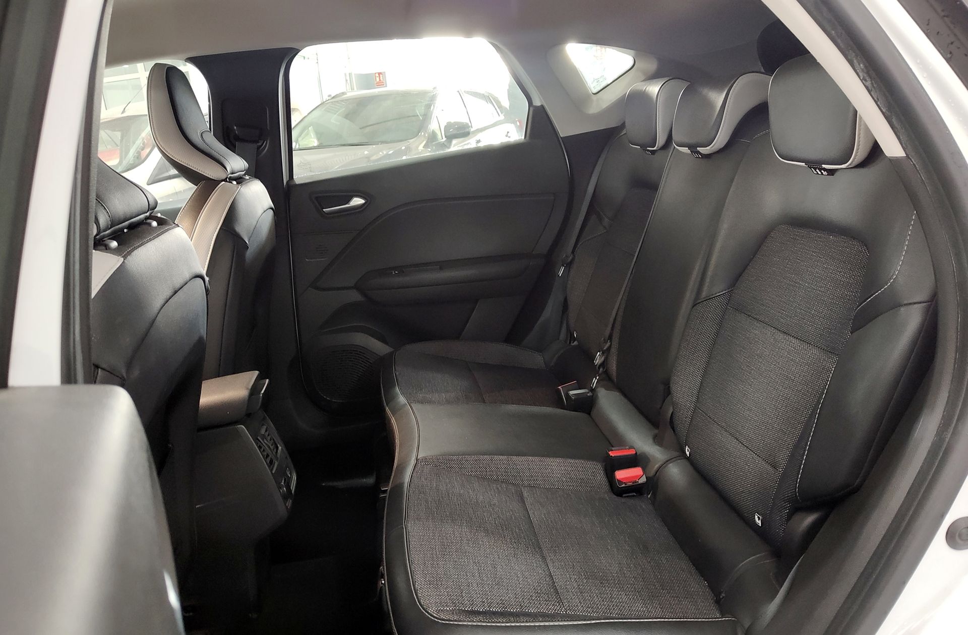 Renault Captur Techno TCe - foto 12