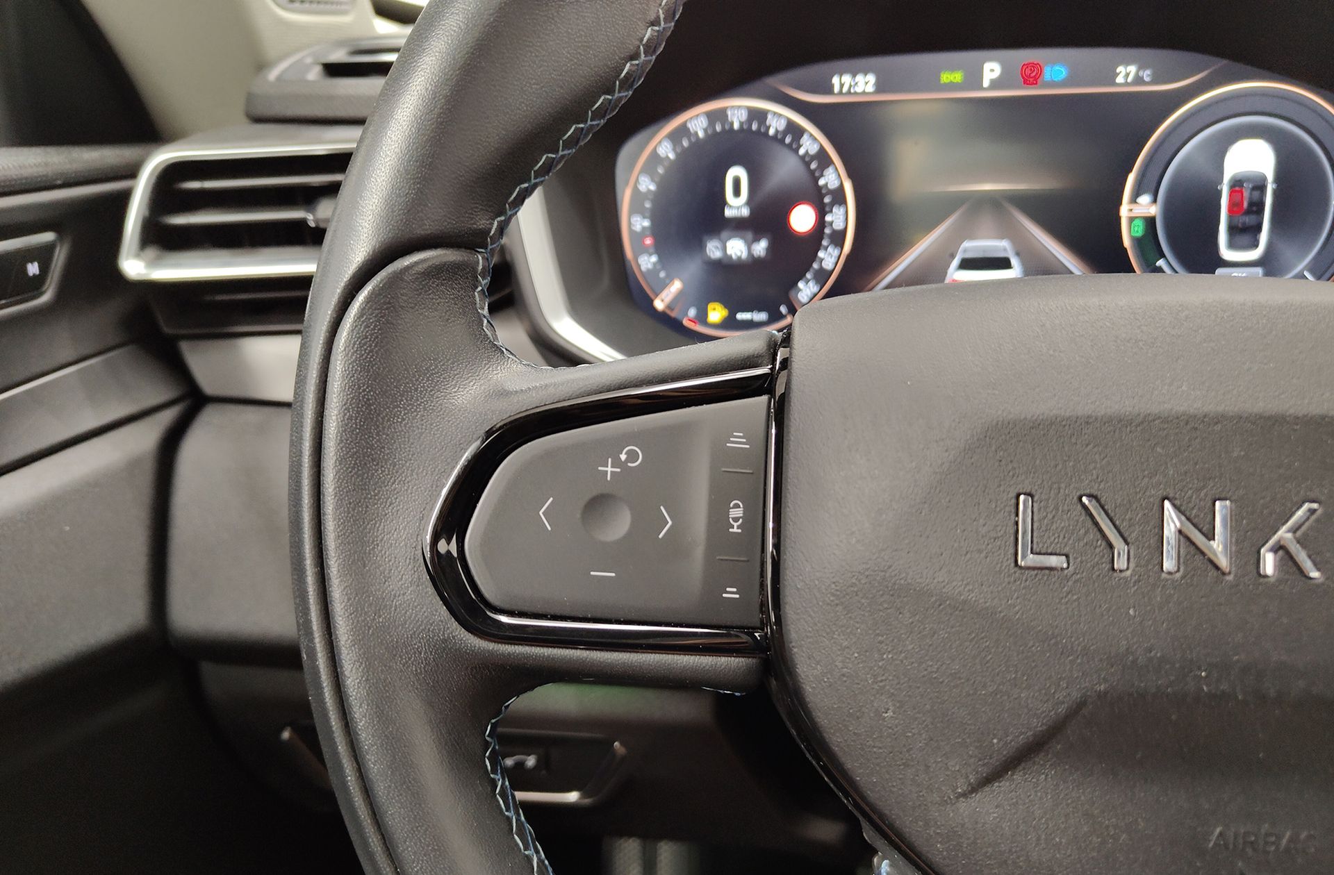 Lynk & Co 01 1.5 PHEV - foto 31