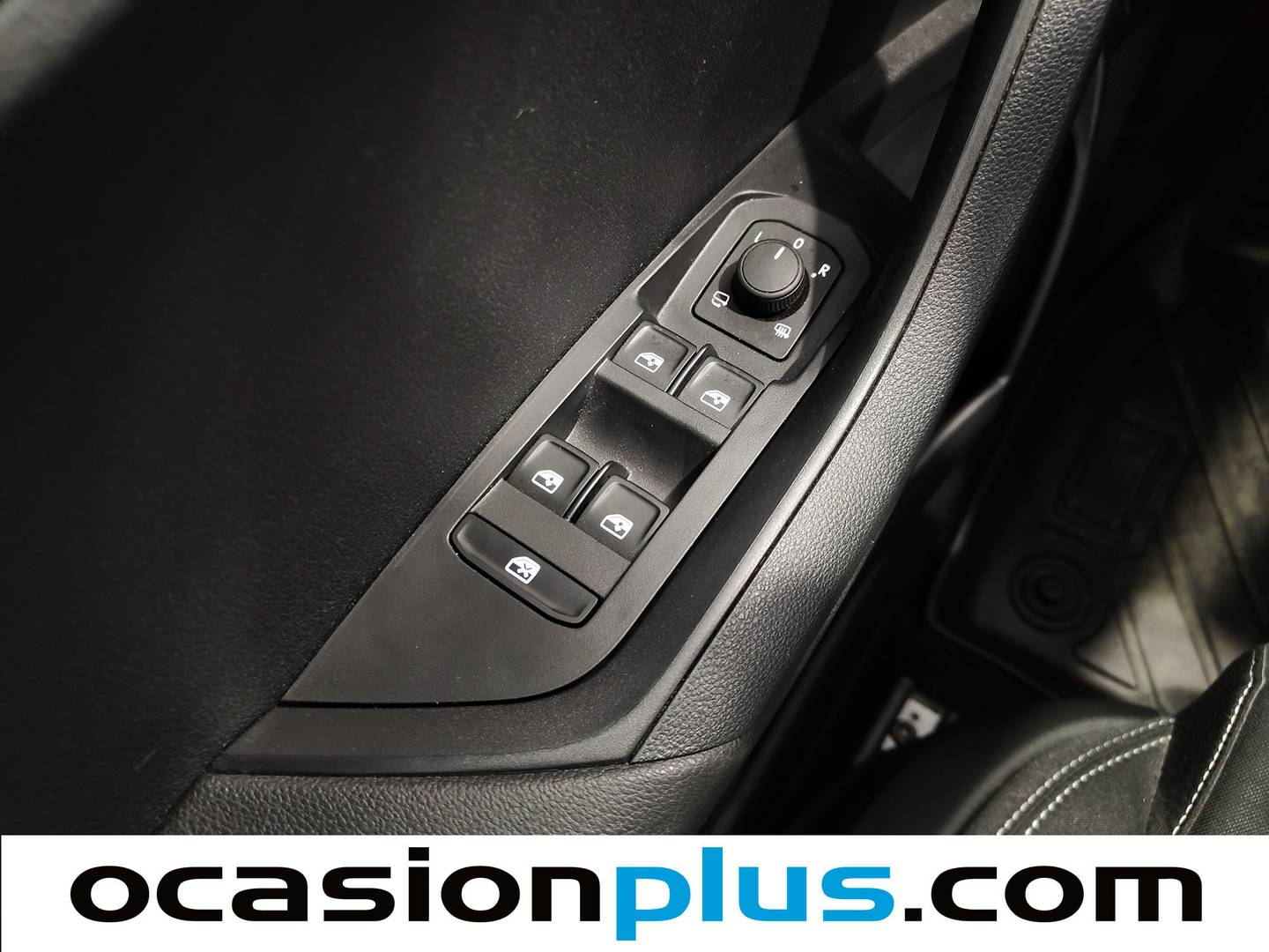 Skoda Karoq Skoda Karoq 1.5 TSI ACT Sportline DSG (150 CV) seminuevo