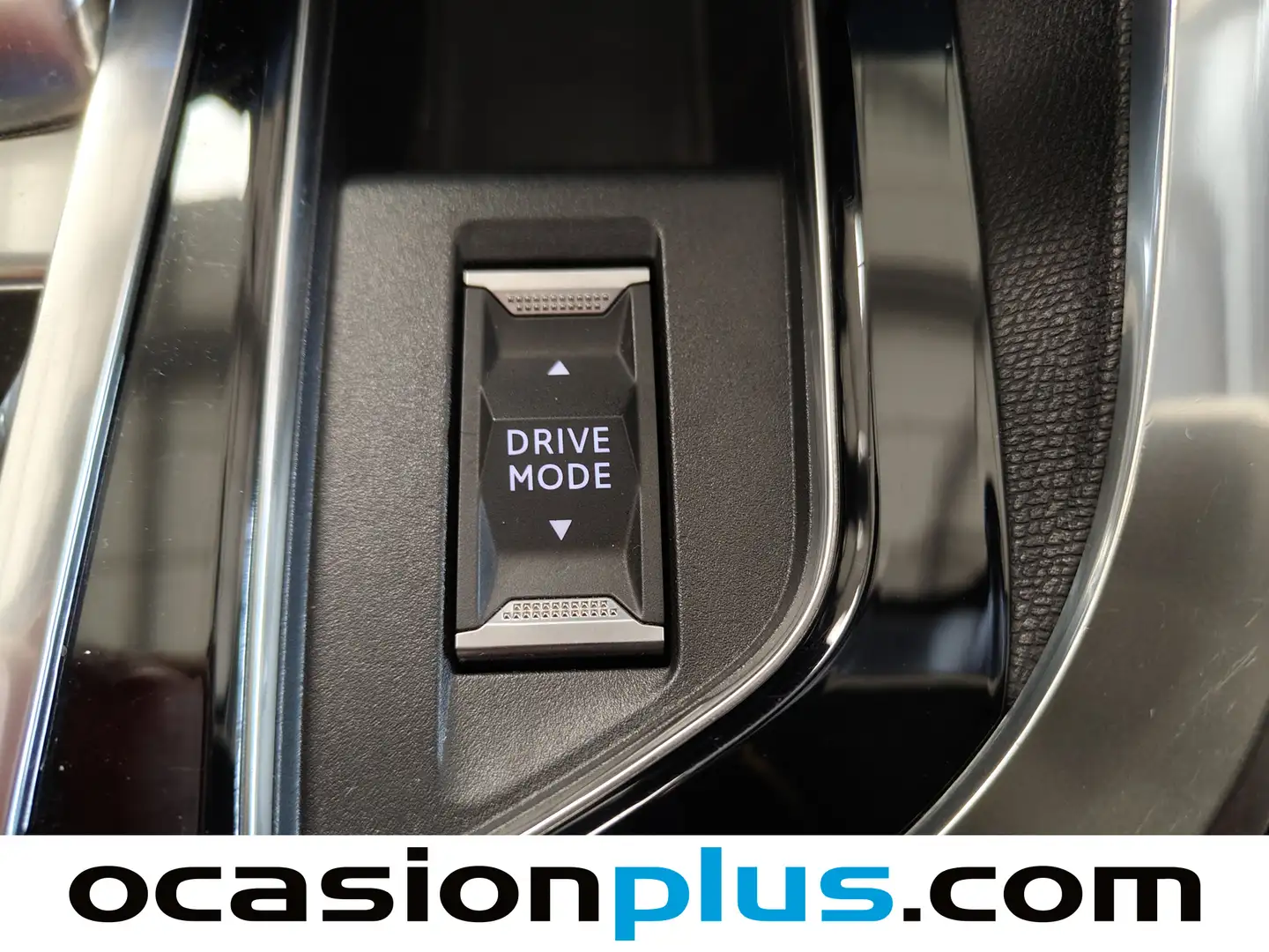 Foto Peugeot 3008 Peugeot 3008 PureTech 130 S&S Allure Pack EAT8 (130 CV)