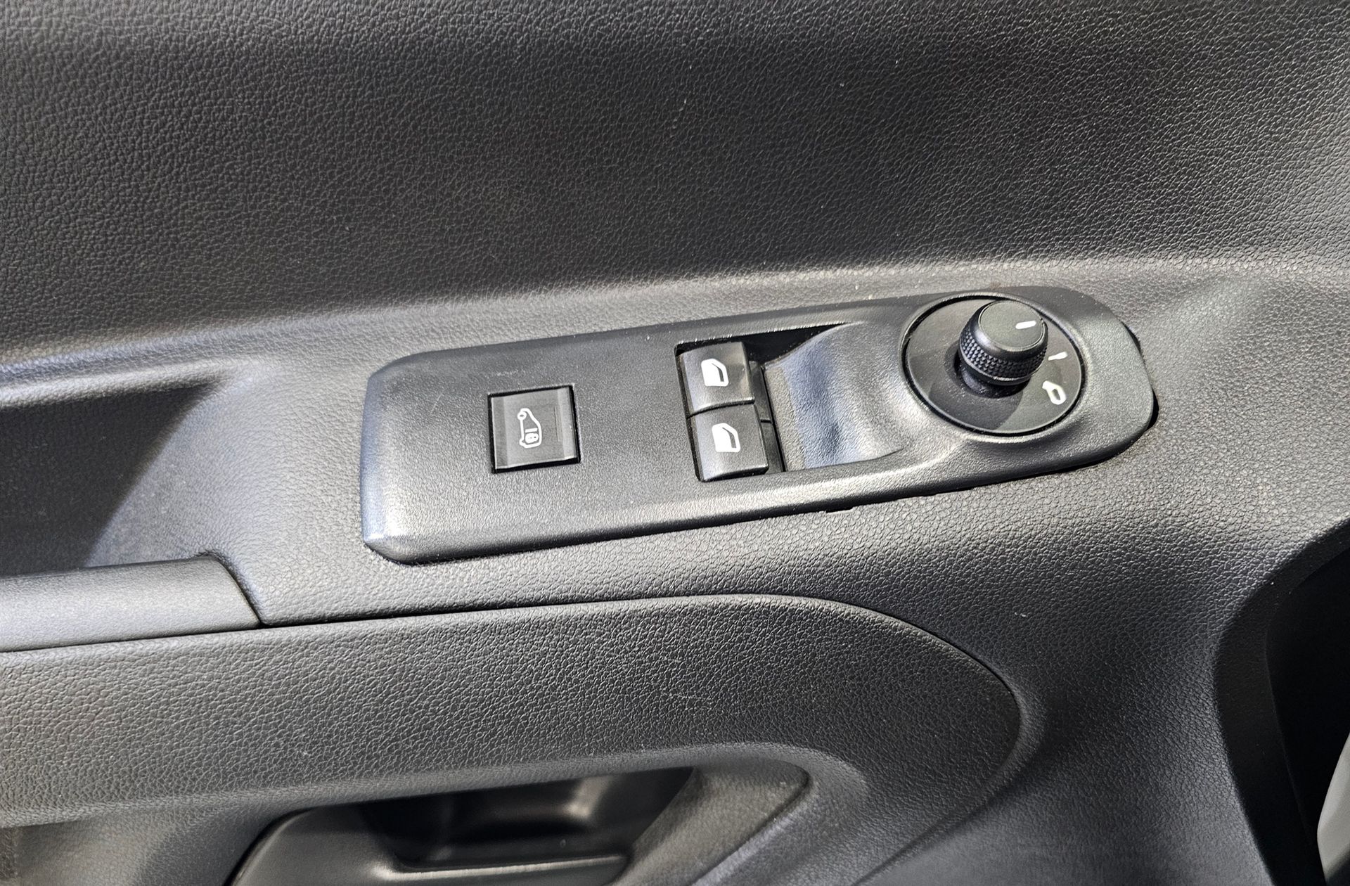 Citroën Berlingo Furgon BlueHDi 100 Talla M Control - foto 27
