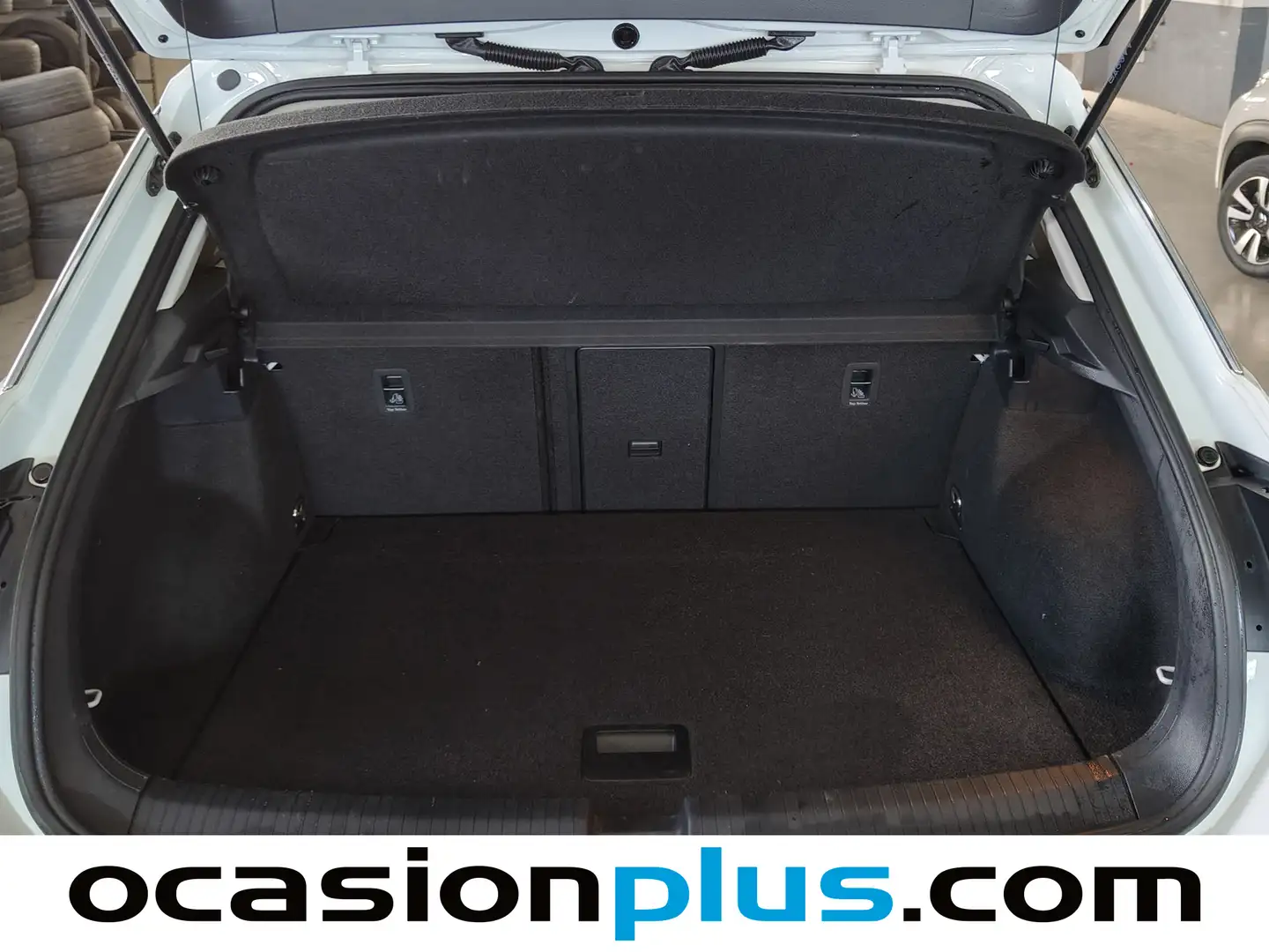 Foto Volkswagen T-Roc Volkswagen T-Roc Advance R-Line 2.0 TDI (150 CV) DSG