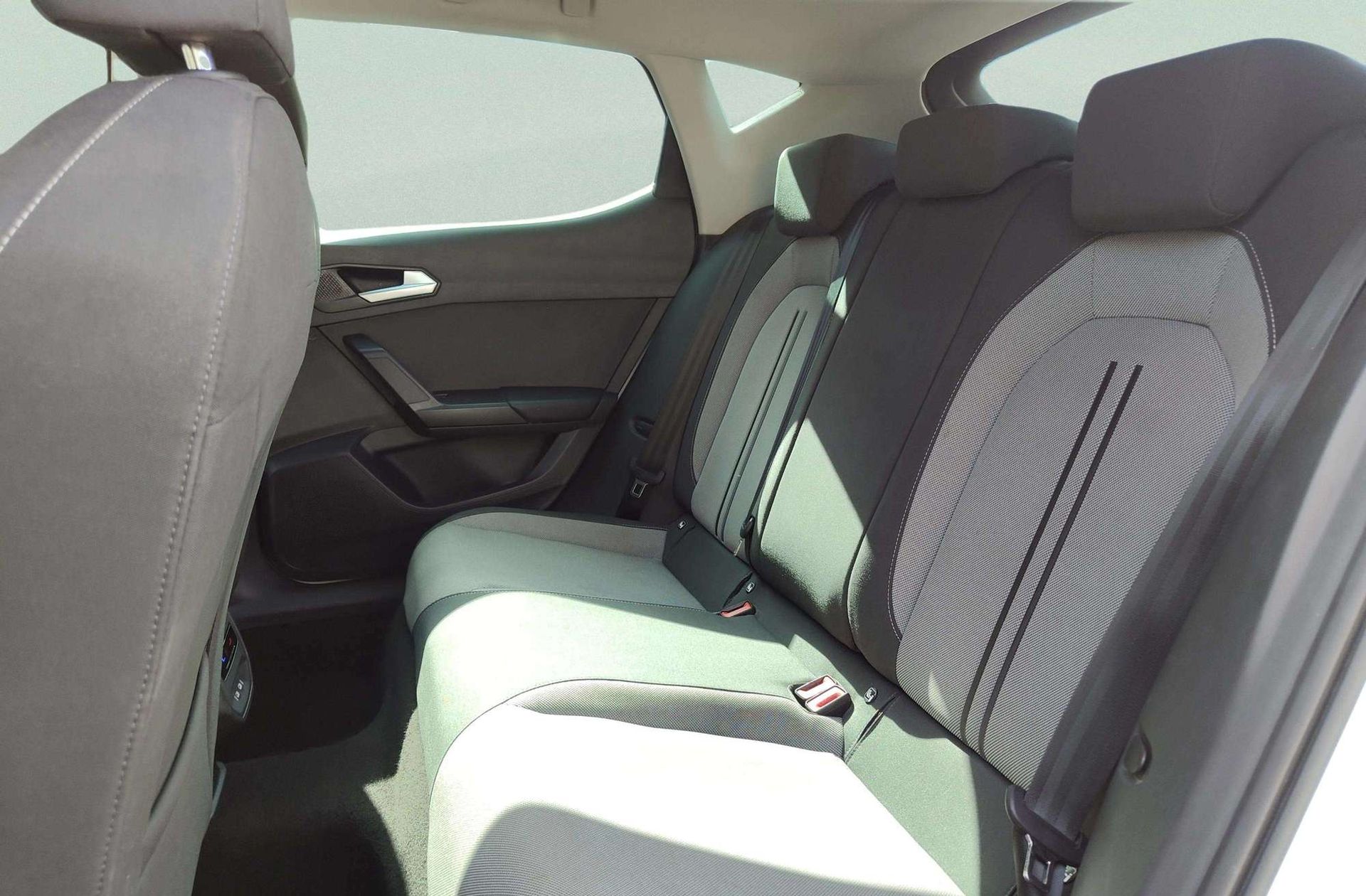 SEAT León 1.5 TSI Style 25 Aniversario - foto 10
