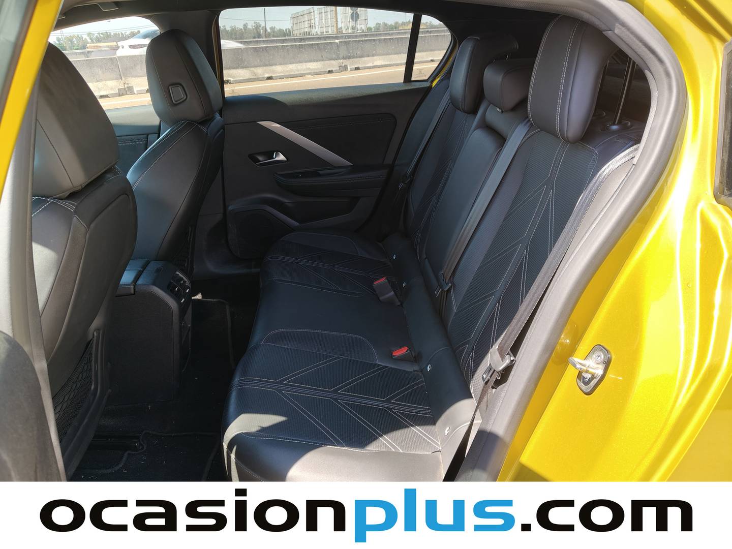 Foto asientos traseros Opel Astra PHEV Opel Astra 1.6T Hybrid S/S Ultimate Auto (181 CV)