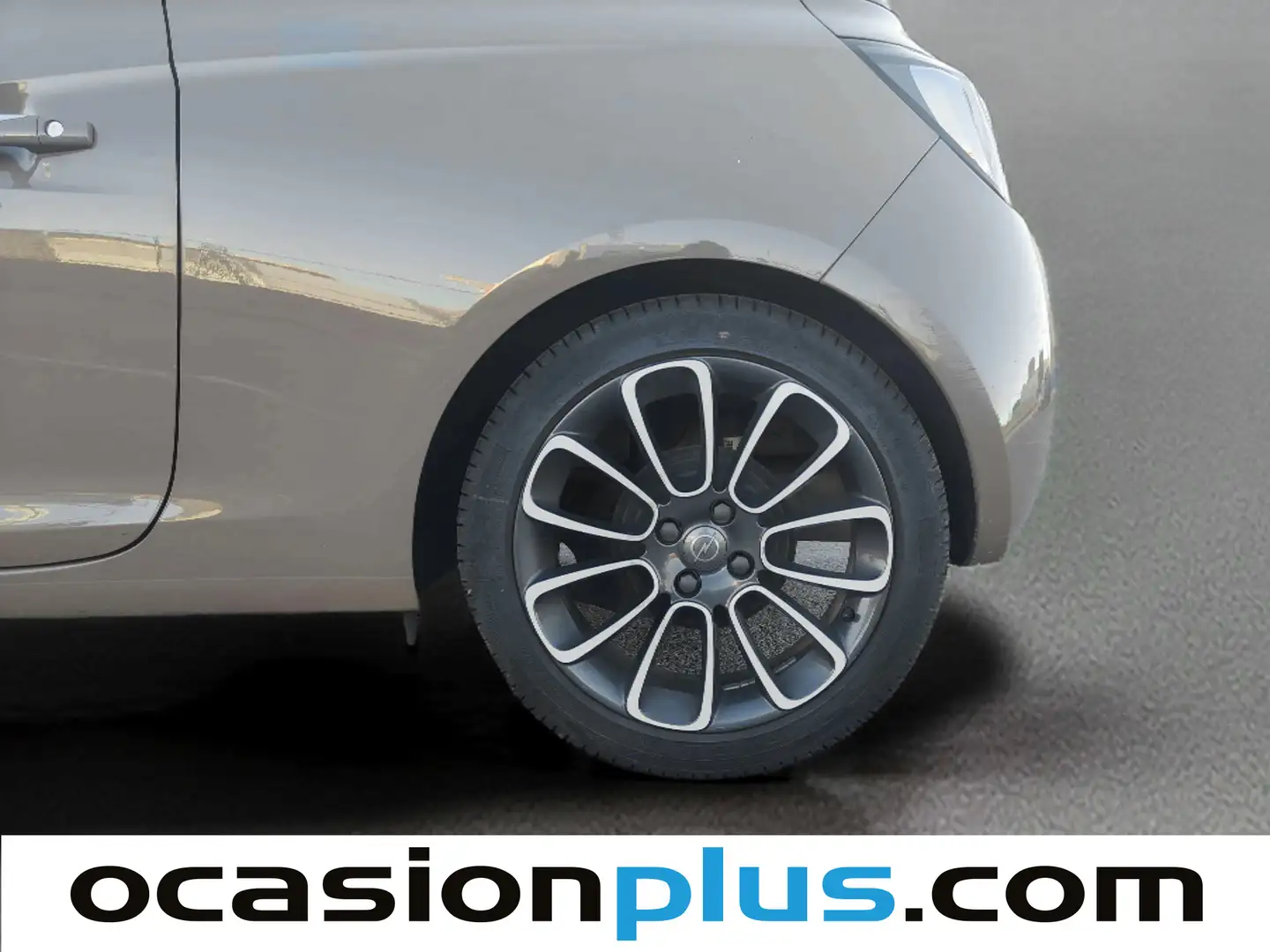 Foto Opel Adam Opel Adam 1.4 XEL Glam (87 CV)