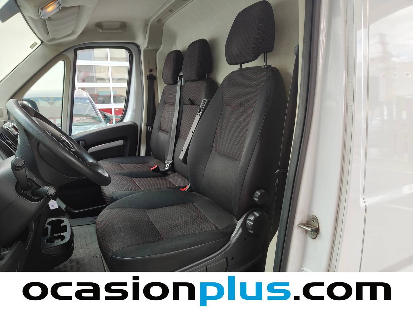 Foto asientos delanteros Opel Movano Opel Movano Furgon 2.2 BlueHDi Base L3H2 3.5T (140 CV)